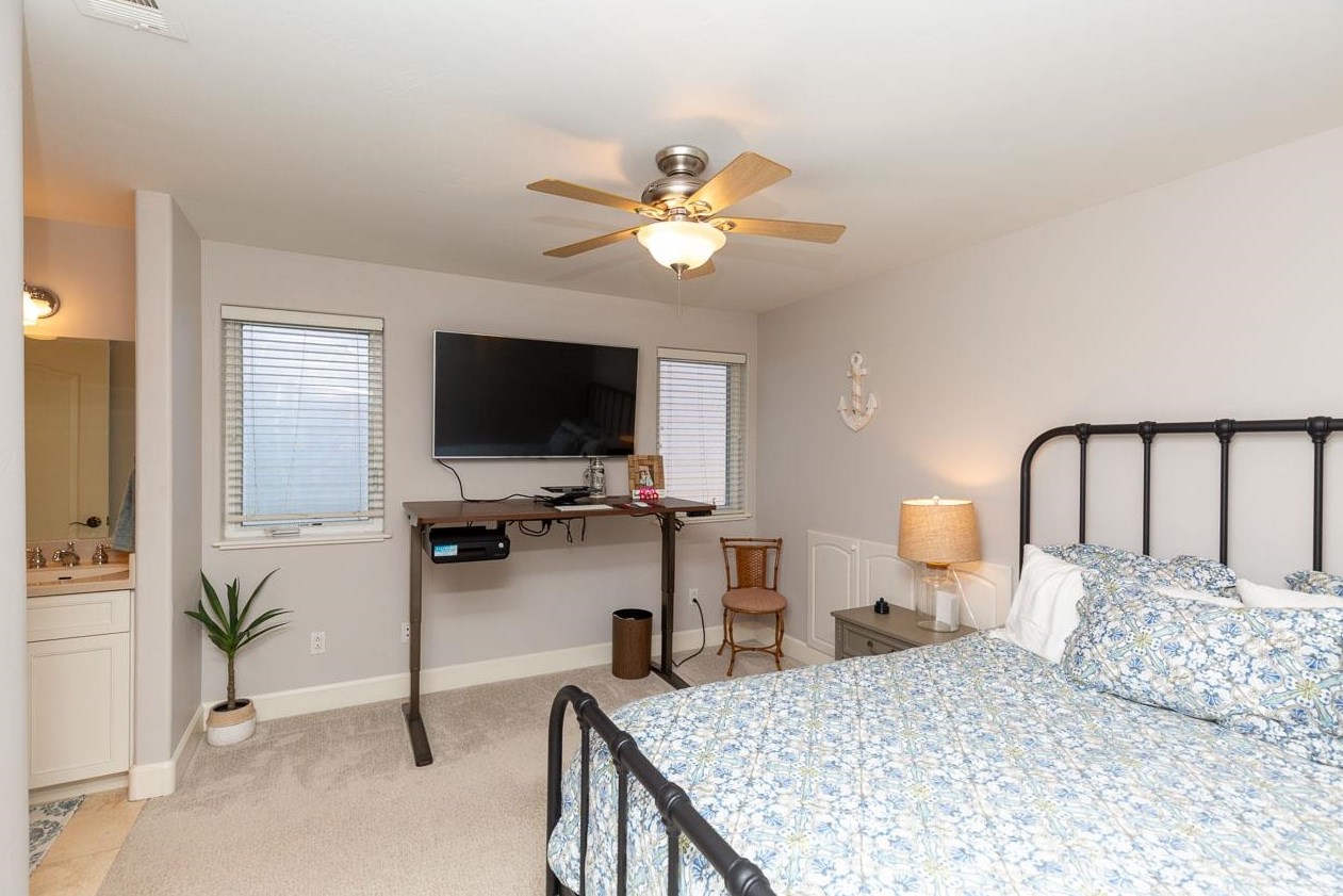 629 Adella Ln, San Diego CA 92118-2210 exterior