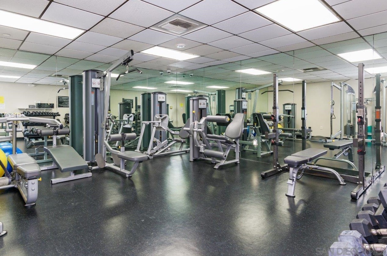 850 State St, San Diego CA 92101-6046 exterior