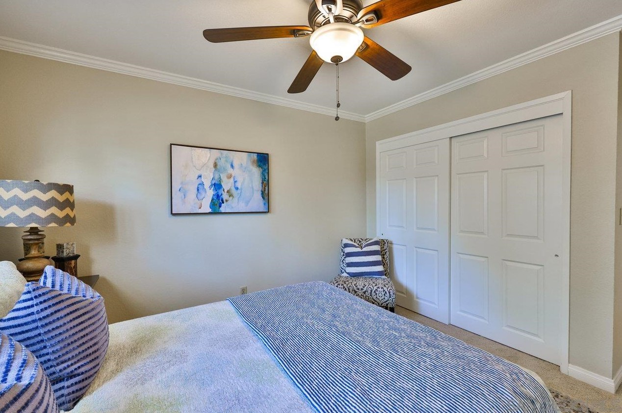 4956 Golfglen Rd, Bonita CA  91902-2512 exterior