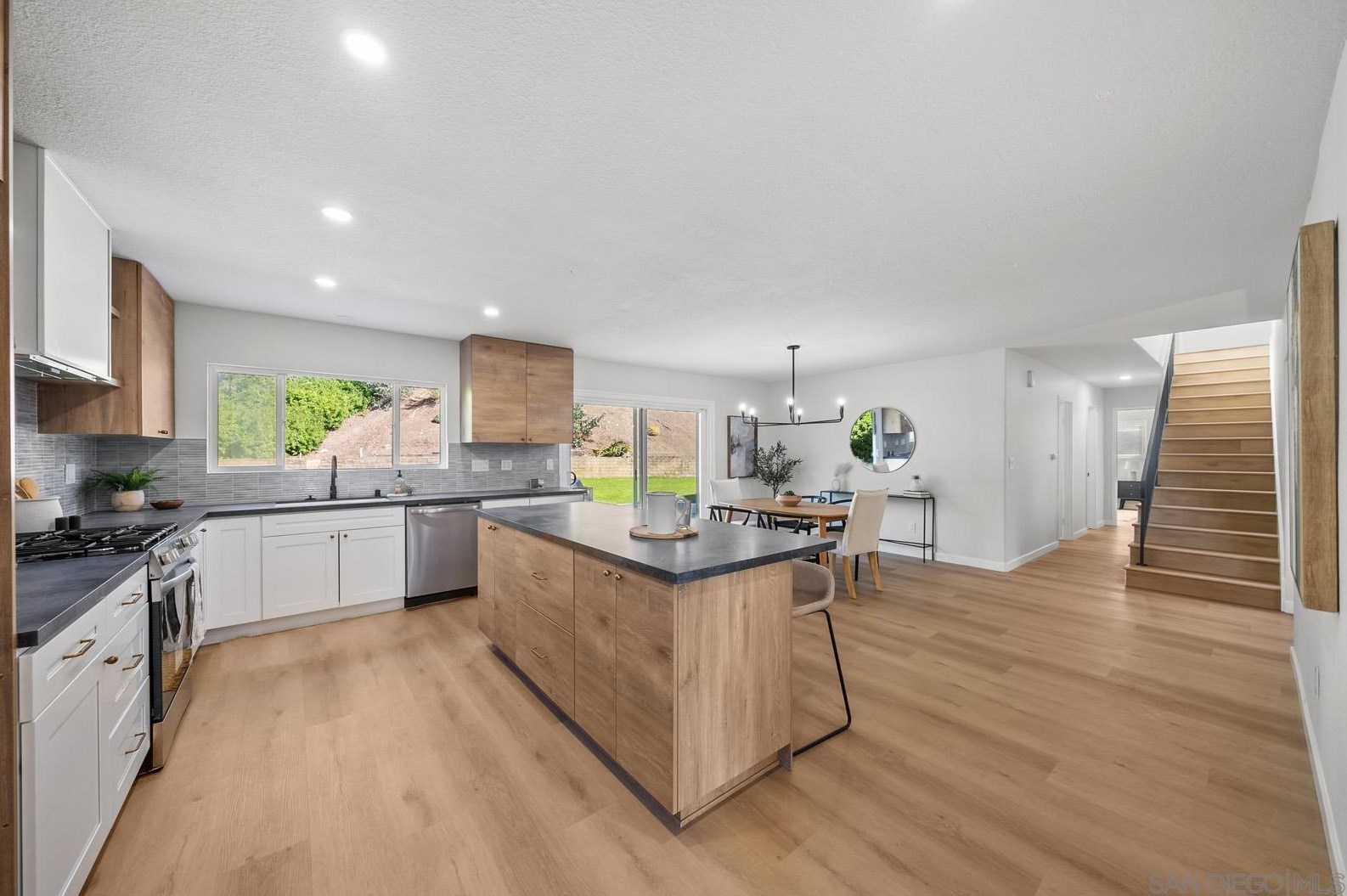 5512 Horse Ridge Way, Bonita CA  91902-2810 exterior