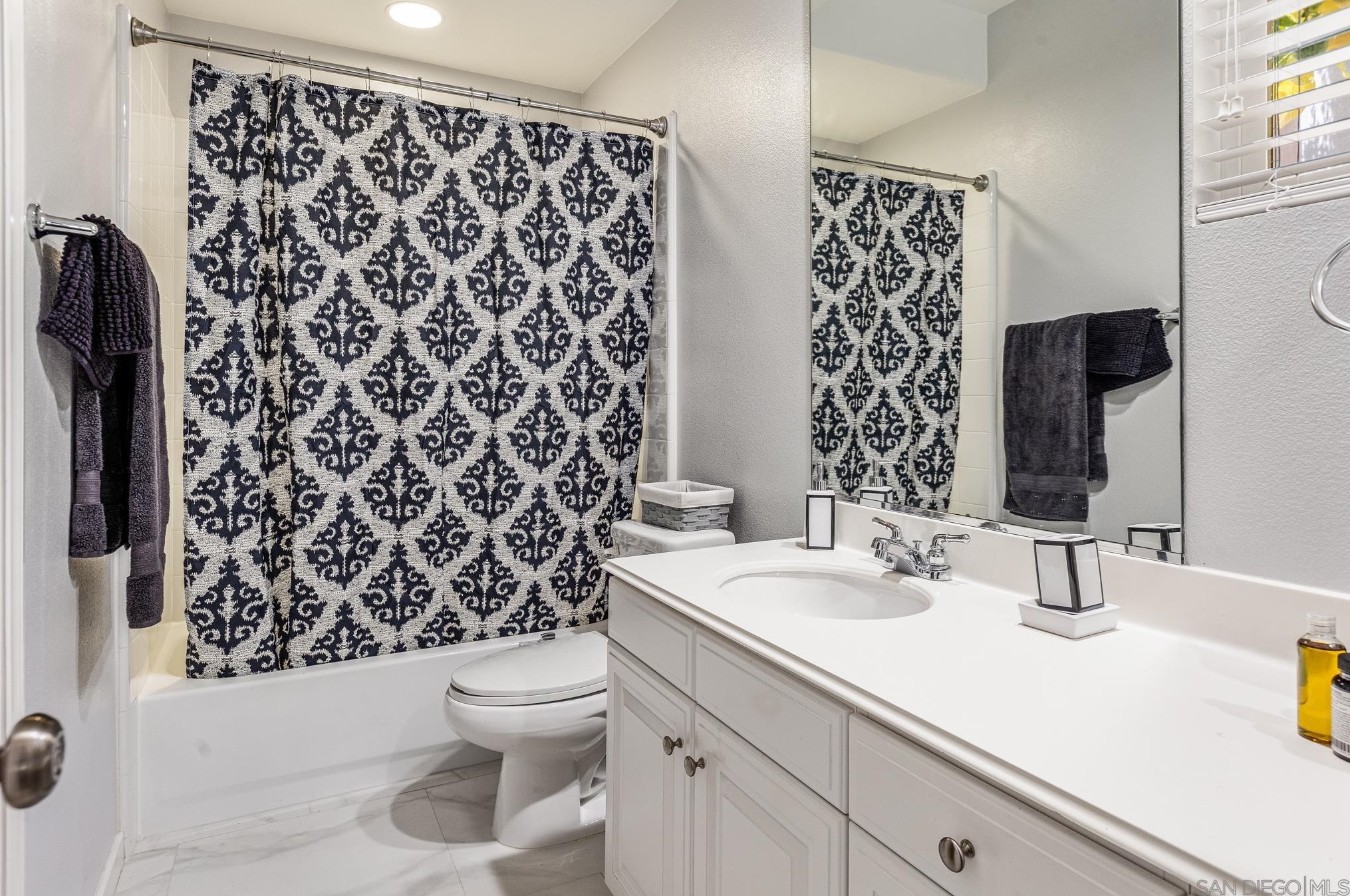 1471 Canoe Creek Way, Chula Vista CA  91915-1634 exterior