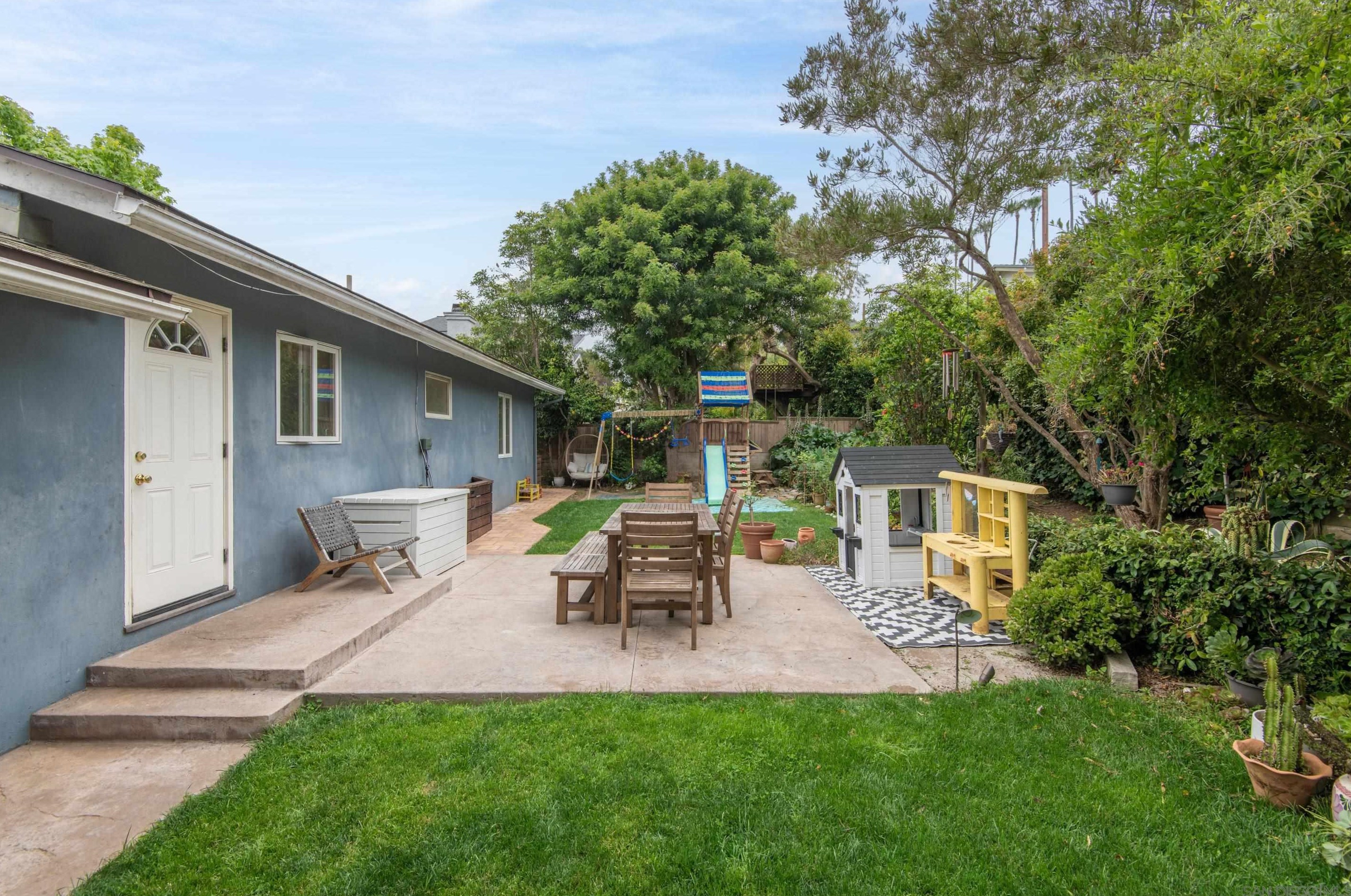 840 Tarento Dr, San Diego CA  92106-2826 exterior