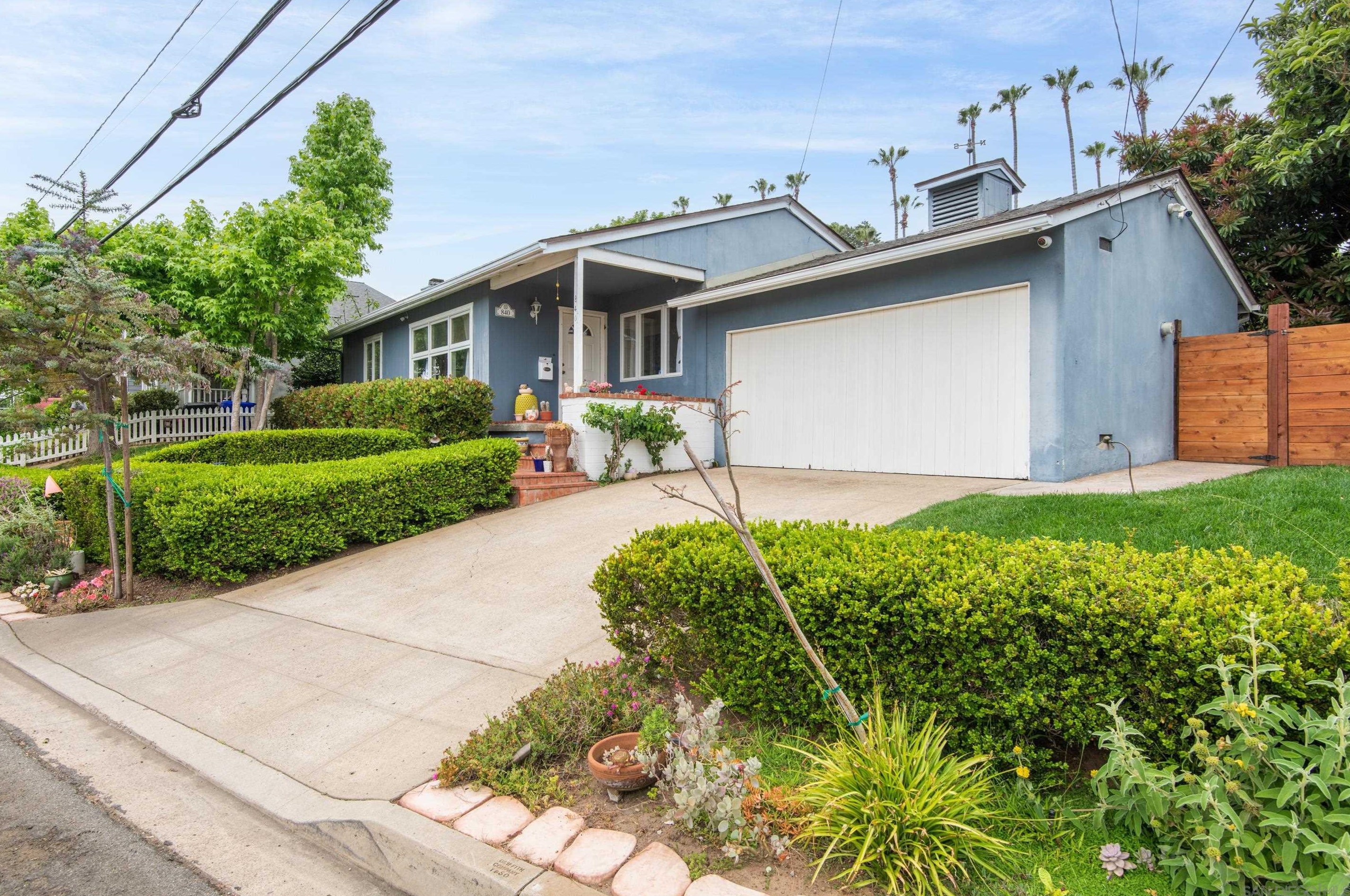 840 Tarento Dr, San Diego CA  92106-2826 exterior