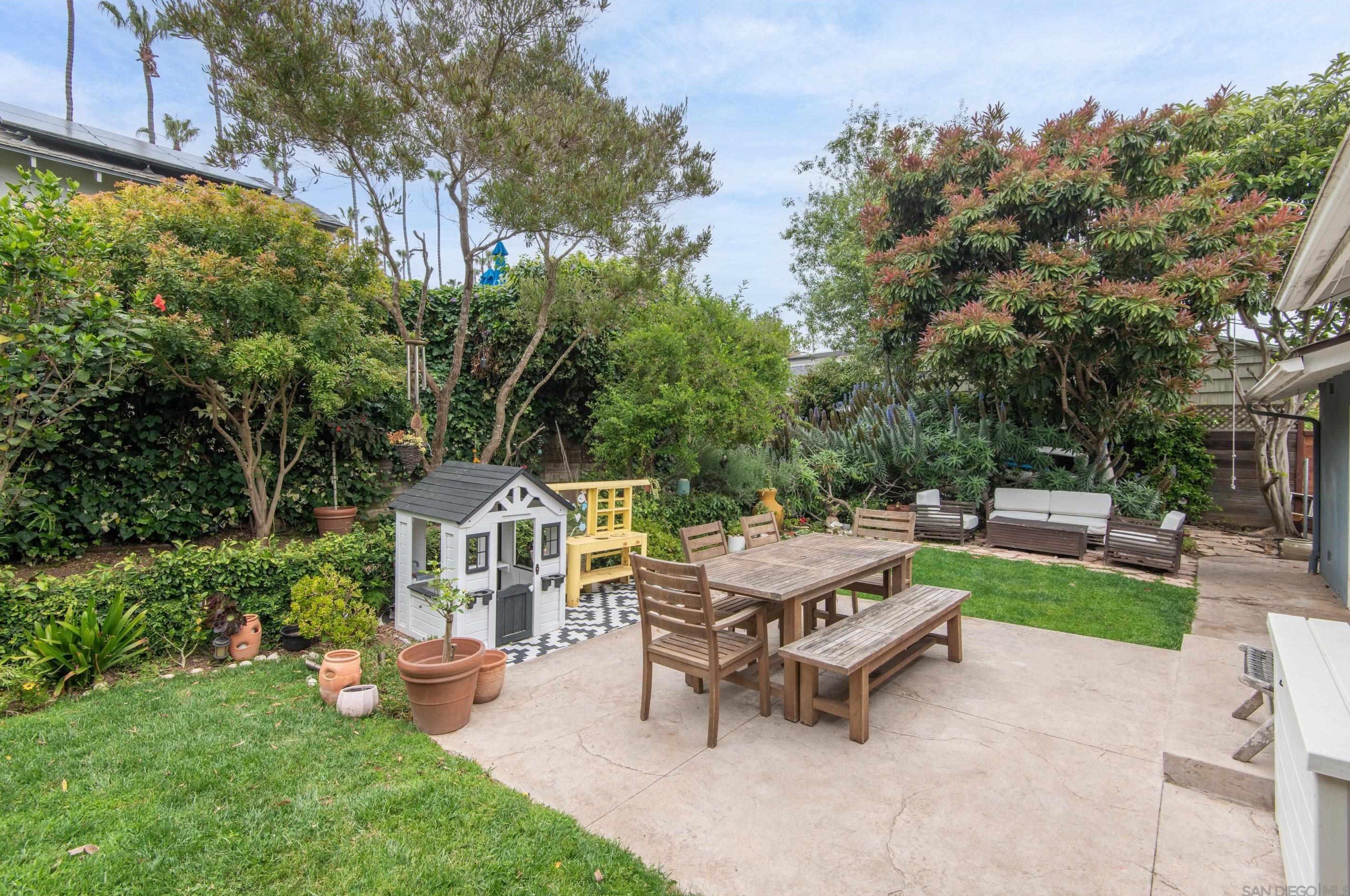 840 Tarento Dr, San Diego CA  92106-2826 exterior