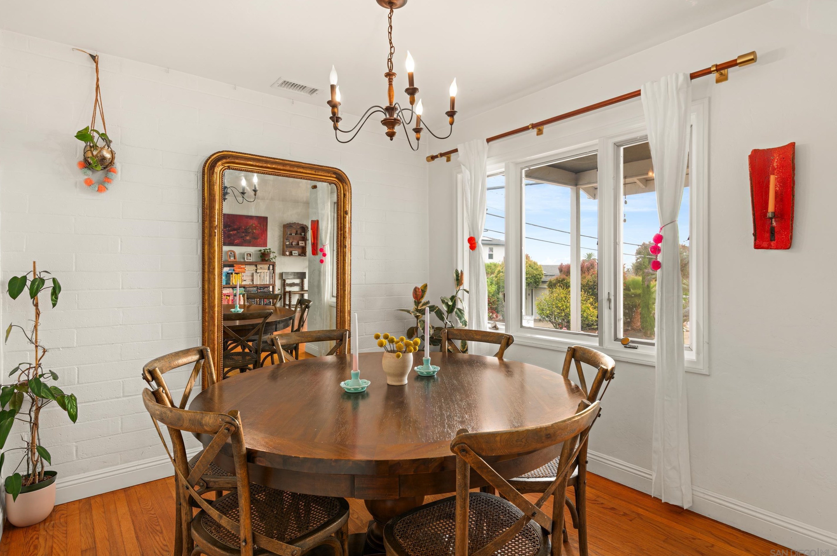 840 Tarento Dr, San Diego CA  92106-2826 exterior