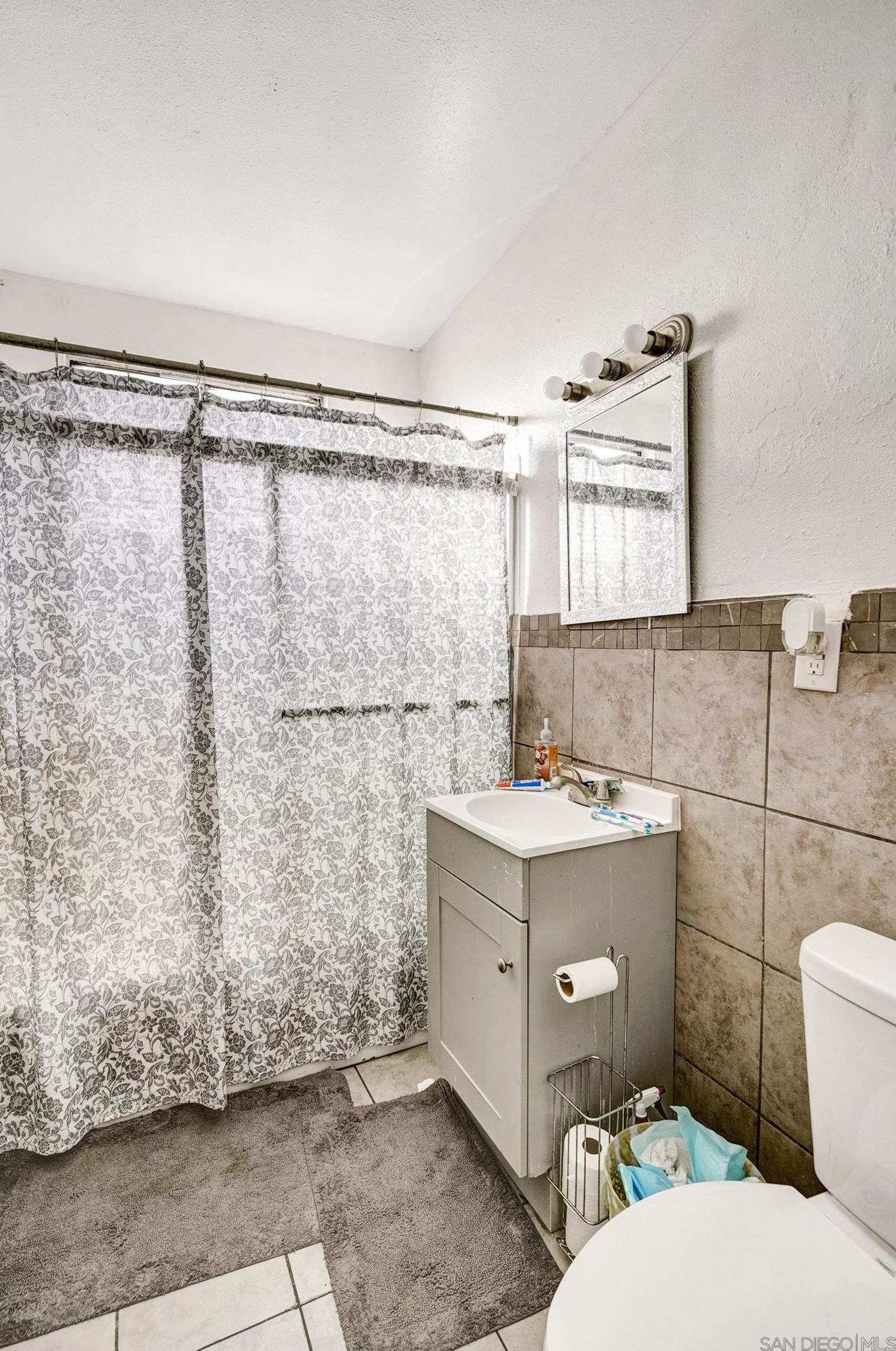 10260 Cook Ave, Riverside CA  92503-2819 exterior