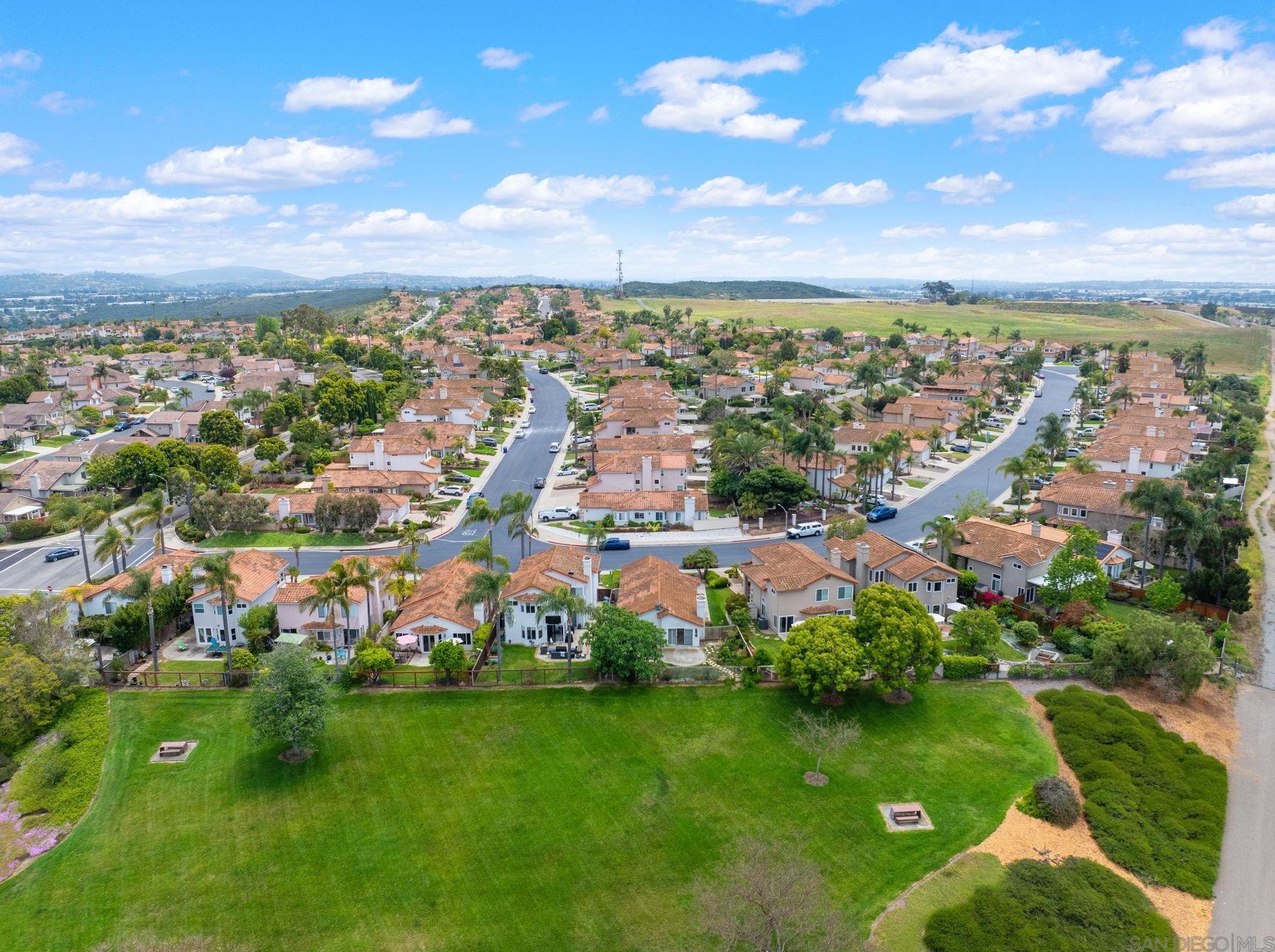 2016 Redwood Crst, Vista CA 92081-7337 exterior