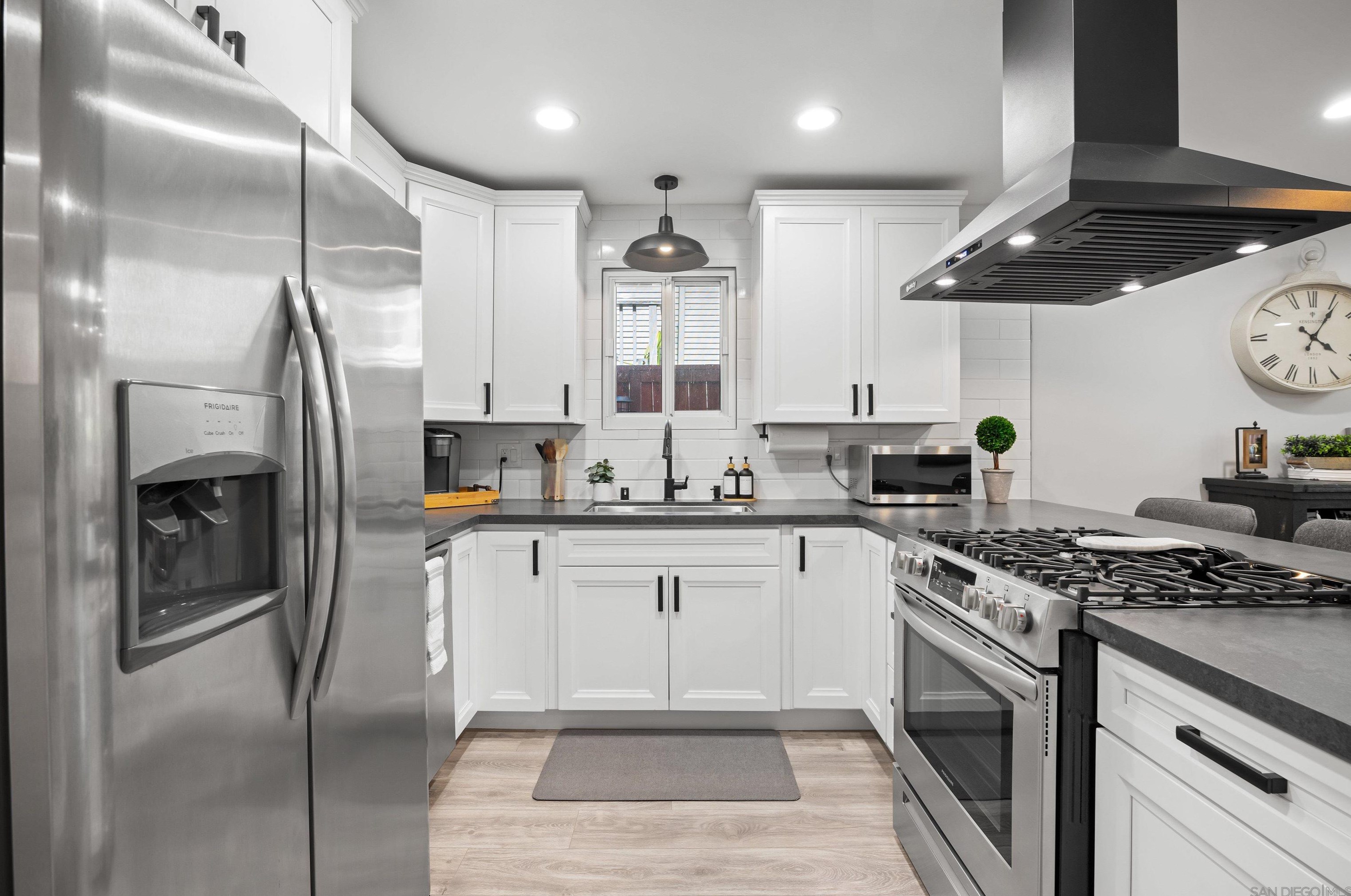 2726 A St, San Diego CA 92102-1020 exterior