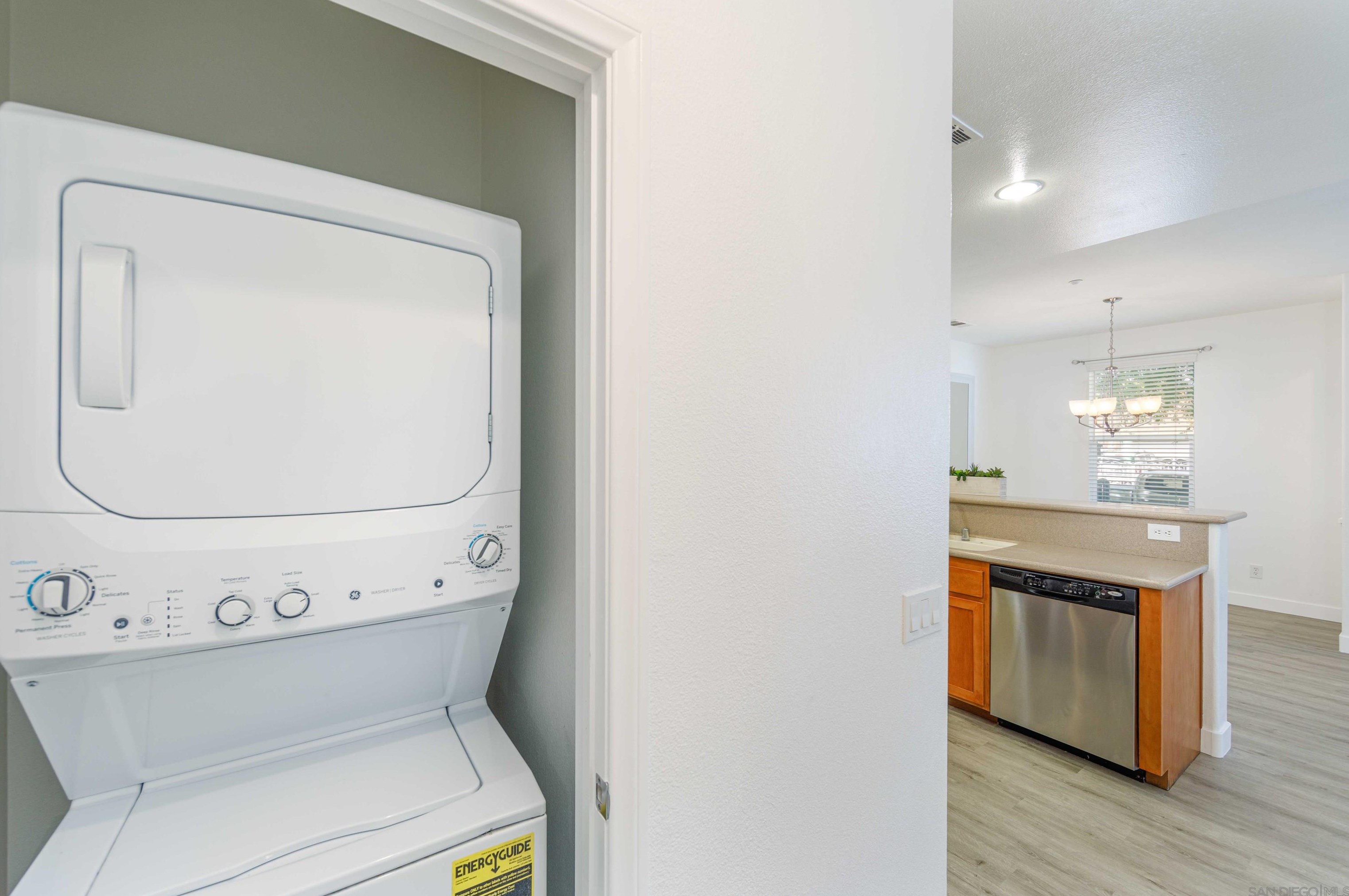 227 Calle Del Sol, Vista CA  92083-3624 exterior