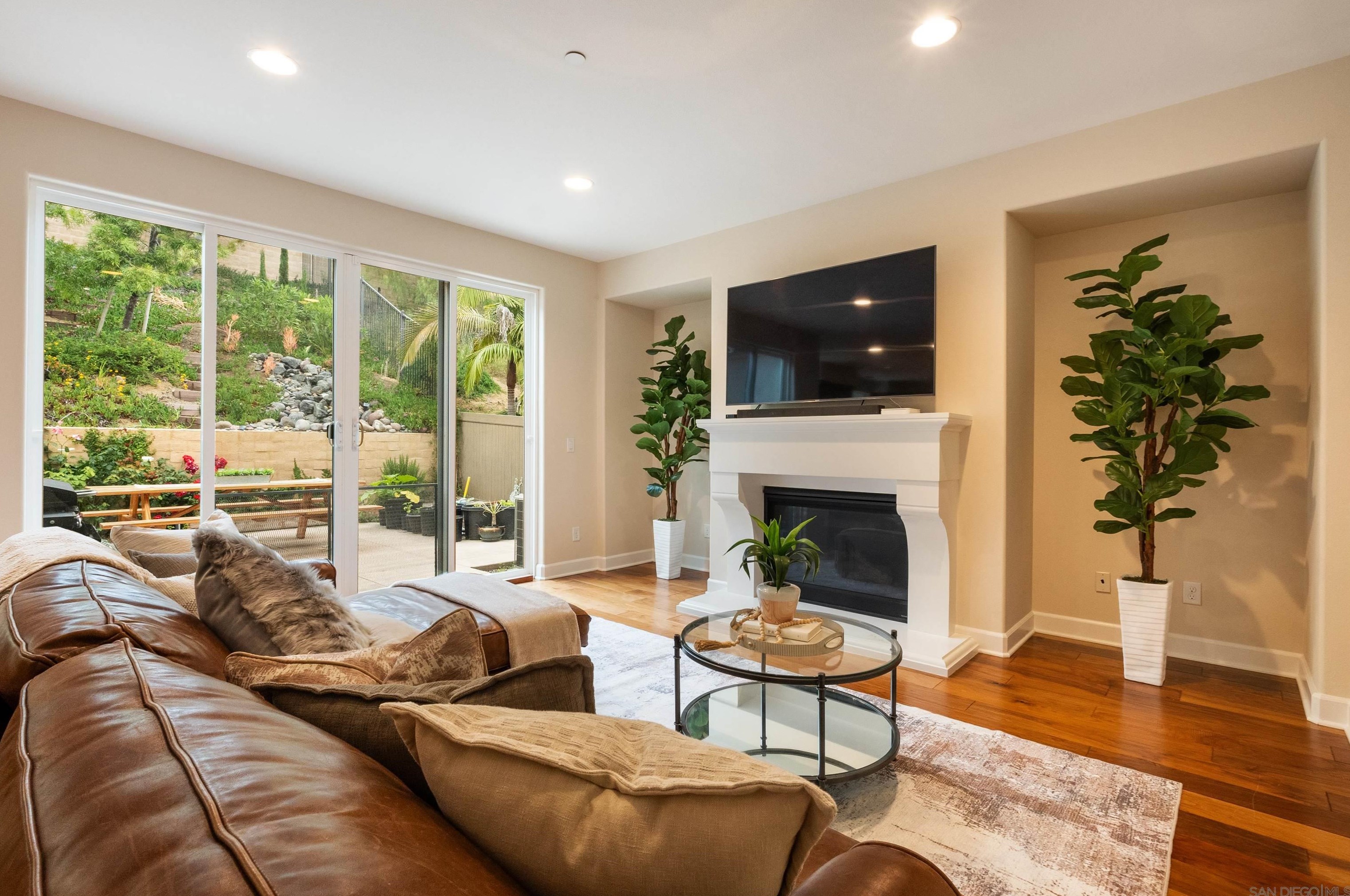 7850 Chadamy Way, San Diego CA  92130-5678 exterior