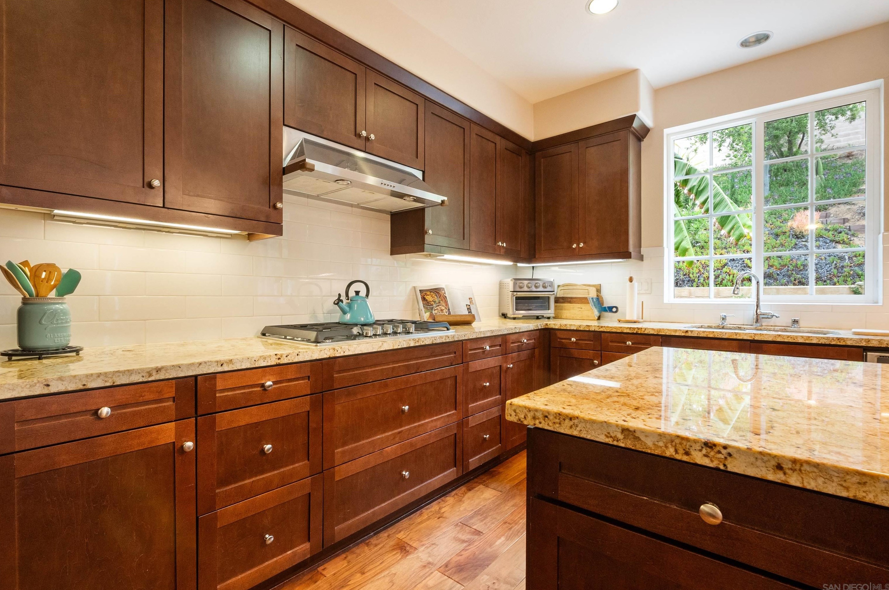 7850 Chadamy Way, San Diego CA  92130-5678 exterior