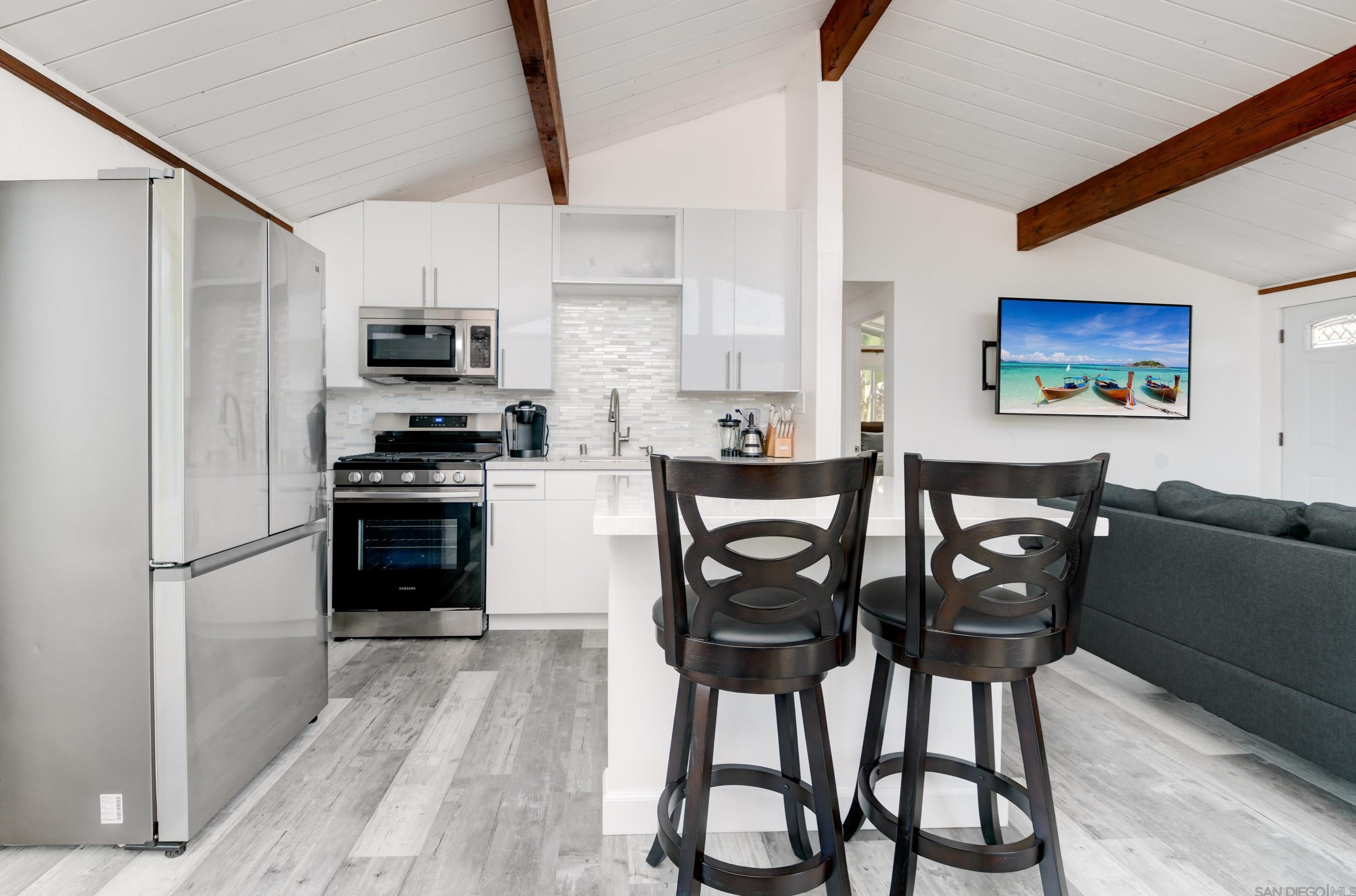 870 D Ave, San Diego CA 92118-1759 exterior