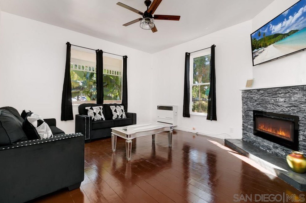 870 D Ave, San Diego CA 92118-1759 exterior