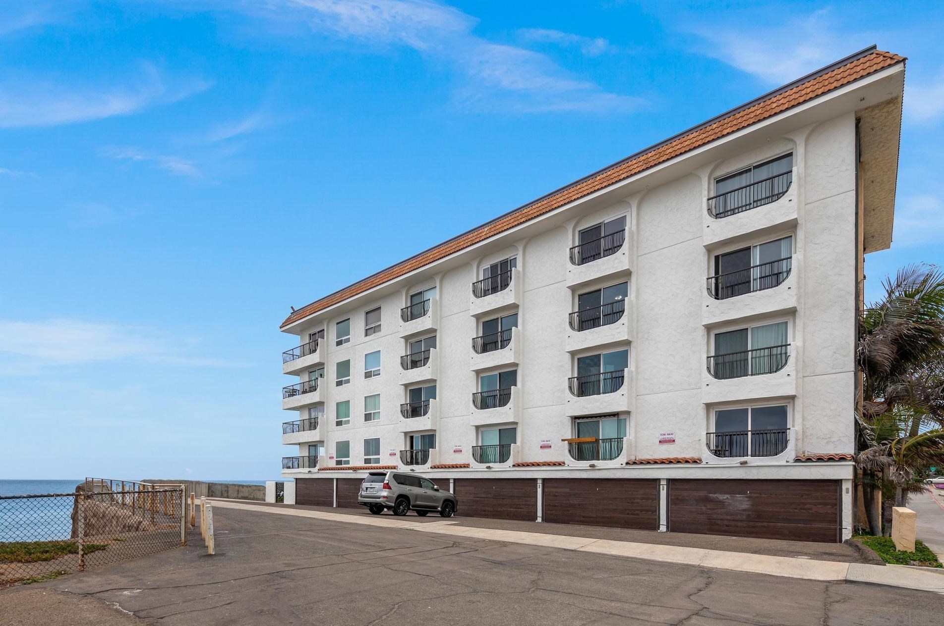 4878 Pescadero Ave, San Diego CA 92107-3431 exterior