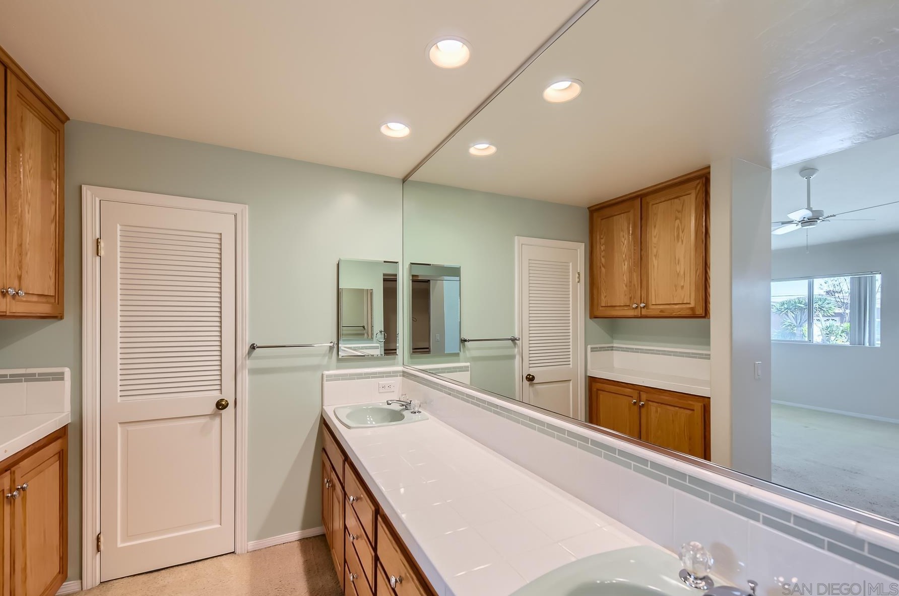 5482 Brunswick Ave, San Diego CA 92120-1903 exterior