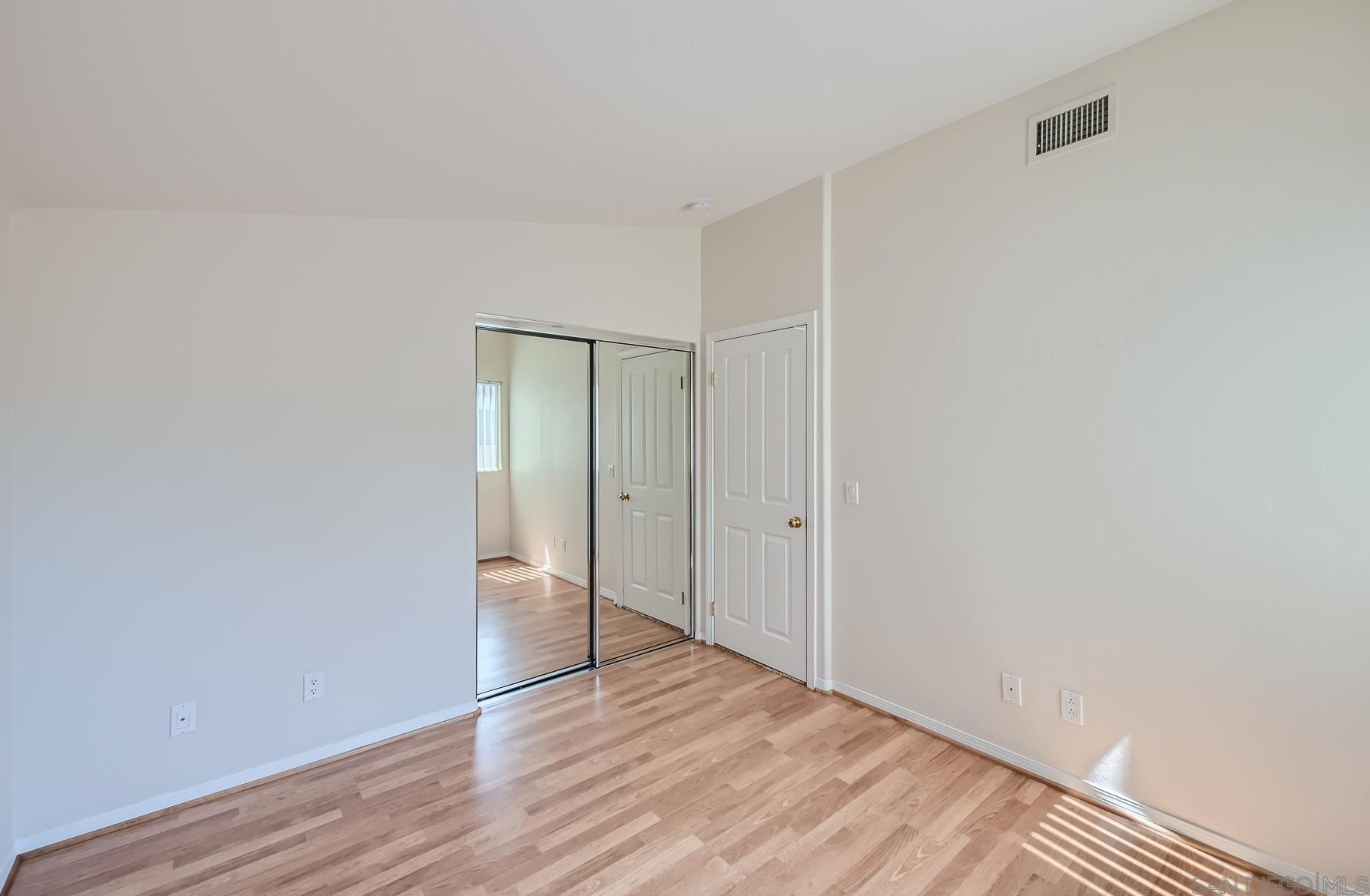 5482 Brunswick Ave, San Diego CA 92120-1903 exterior