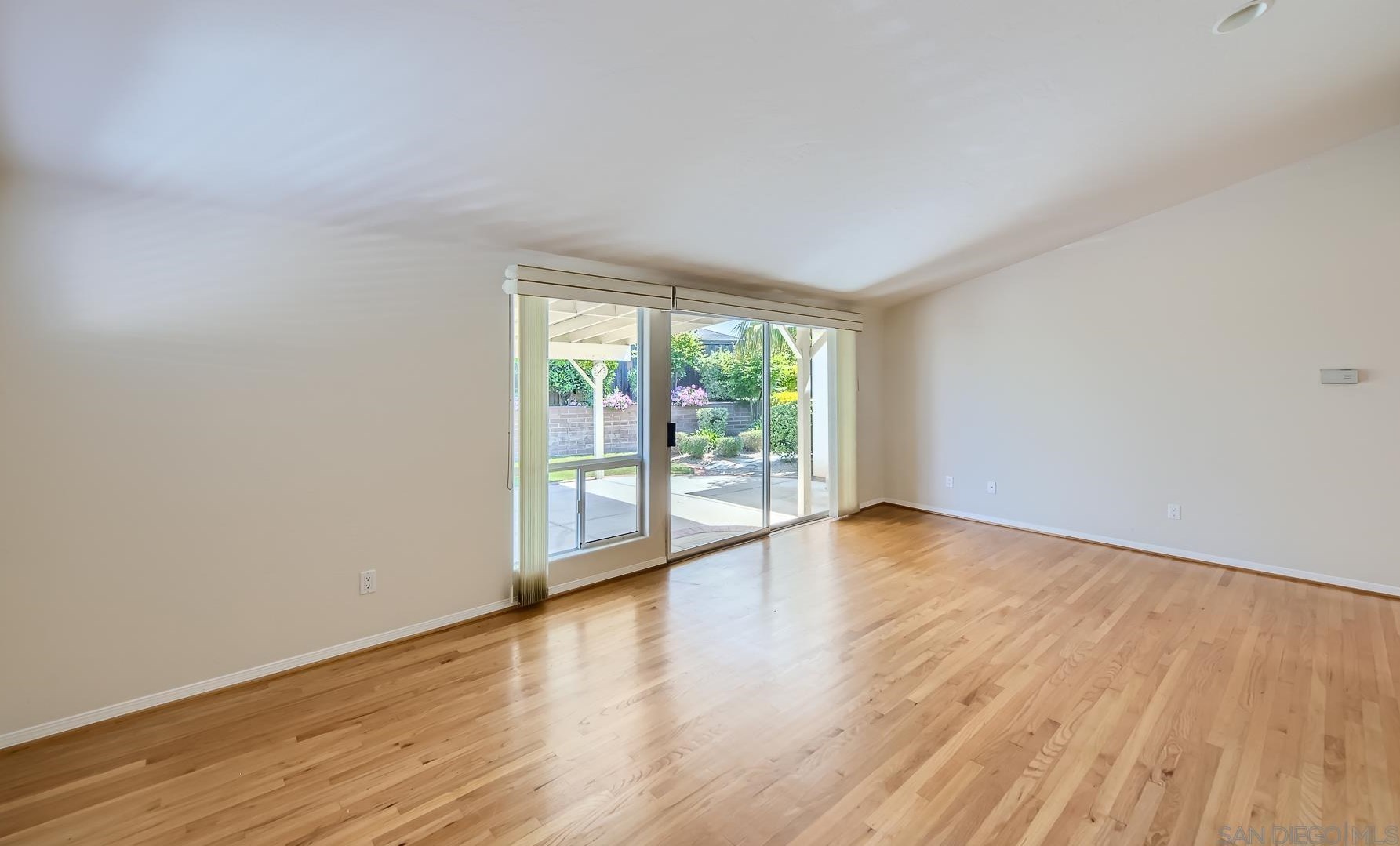 5482 Brunswick Ave, San Diego CA 92120-1903 exterior