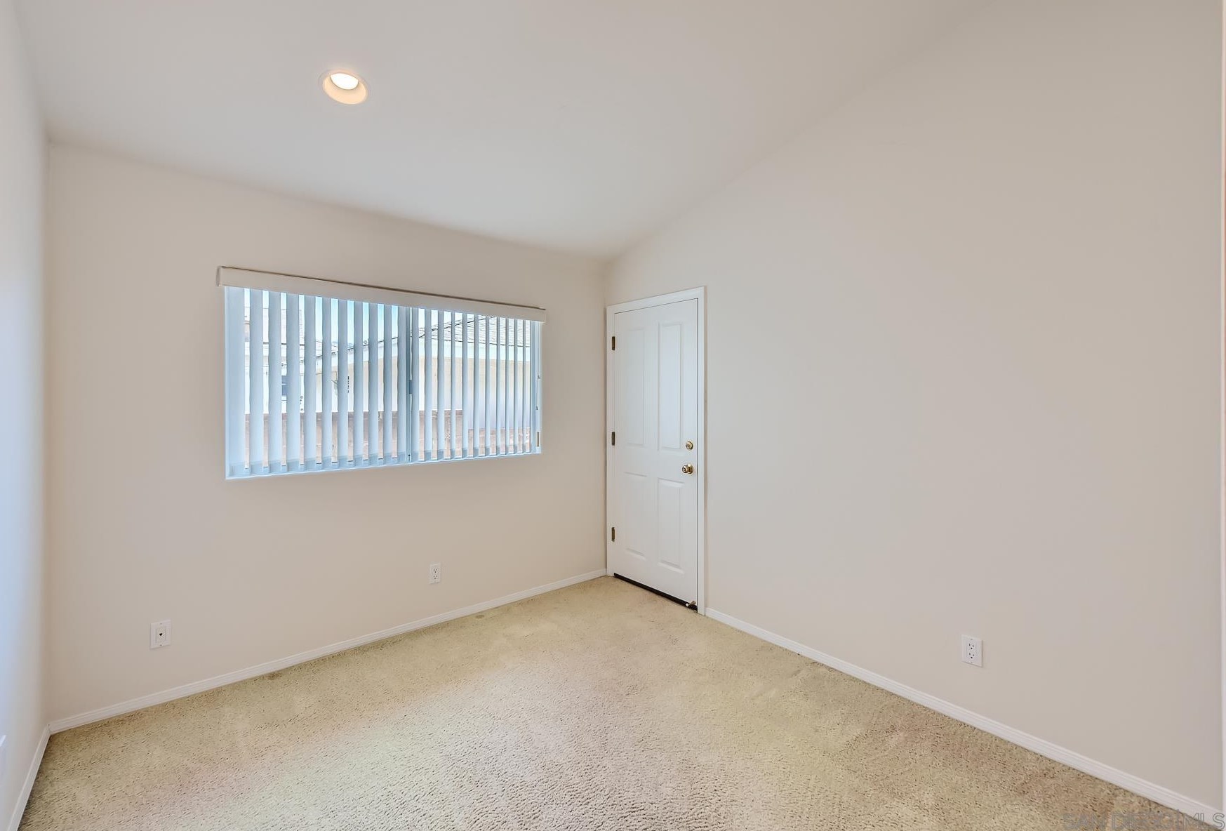 5482 Brunswick Ave, San Diego CA 92120-1903 exterior