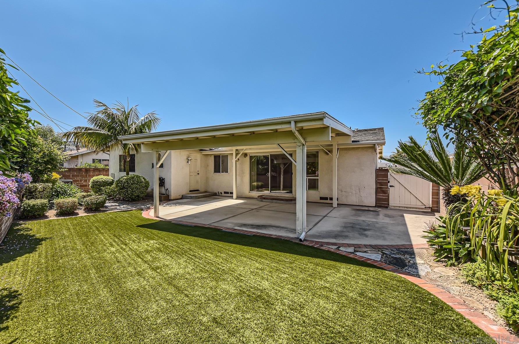 5482 Brunswick Ave, San Diego CA 92120-1903 exterior