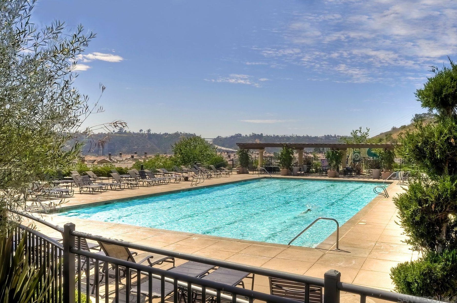 2841 Piantino Cir, San Diego CA  92108-4762 exterior