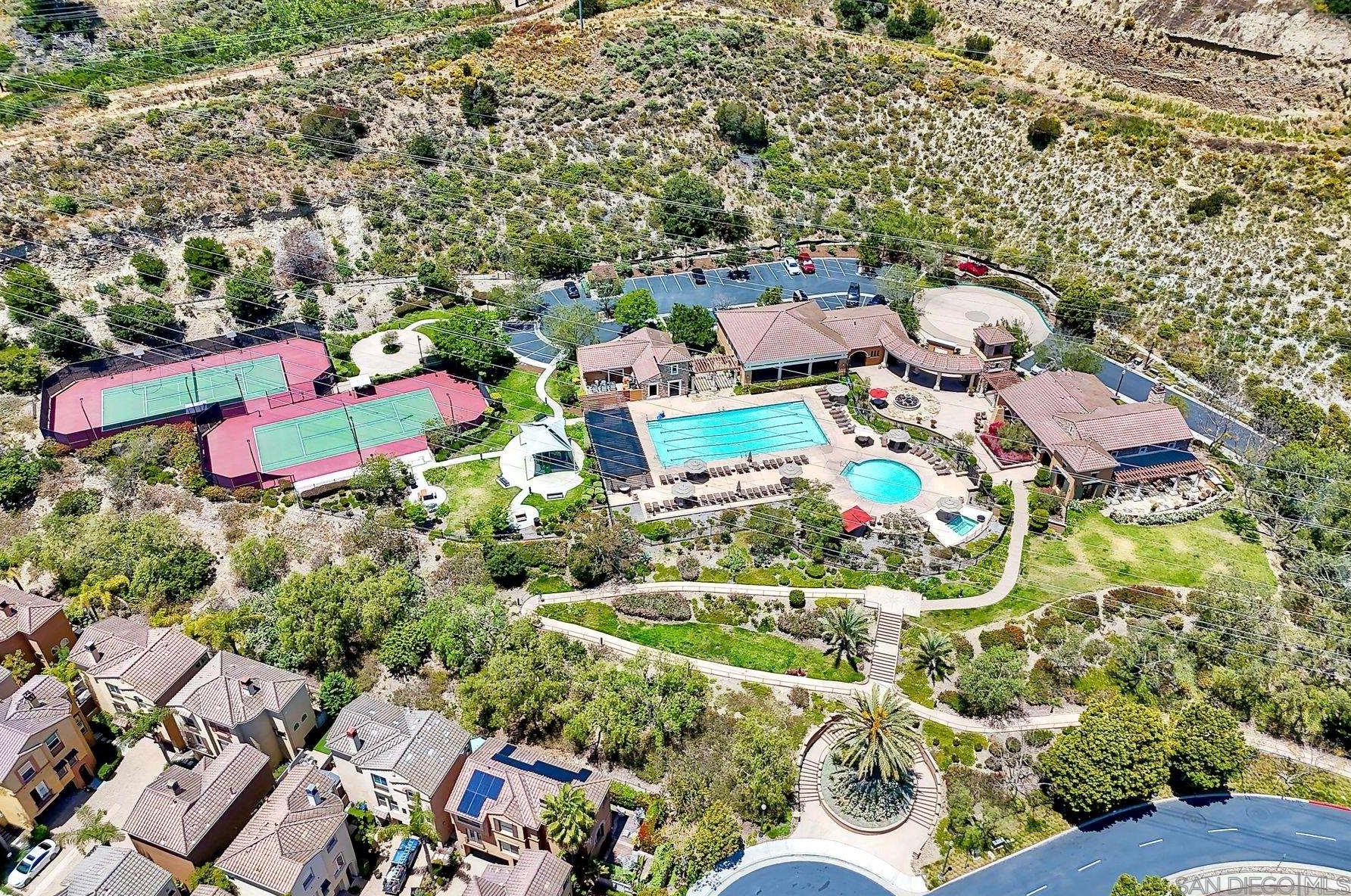 2841 Piantino Cir, San Diego CA  92108-4762 exterior