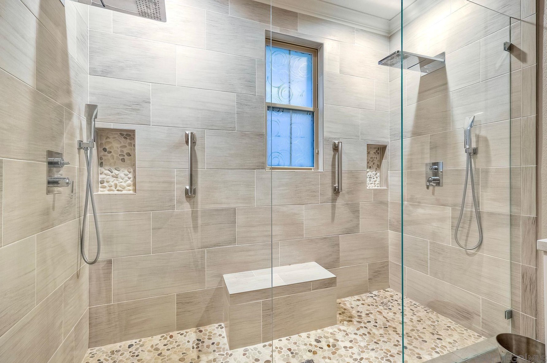 2841 Piantino Cir, San Diego CA  92108-4762 exterior