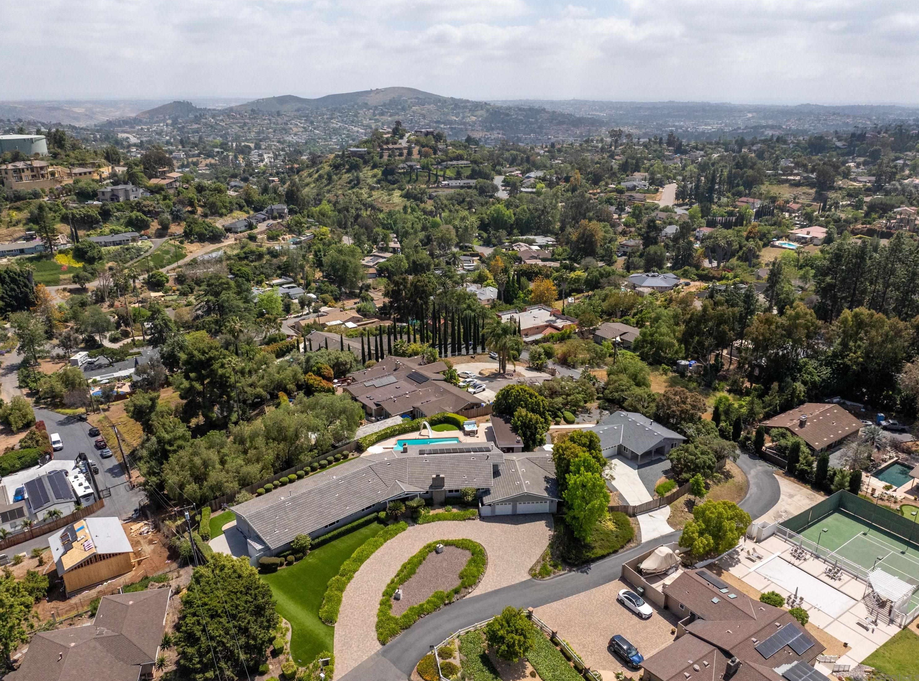 4650 La Rueda Dr, La Mesa CA 91941-5749 exterior