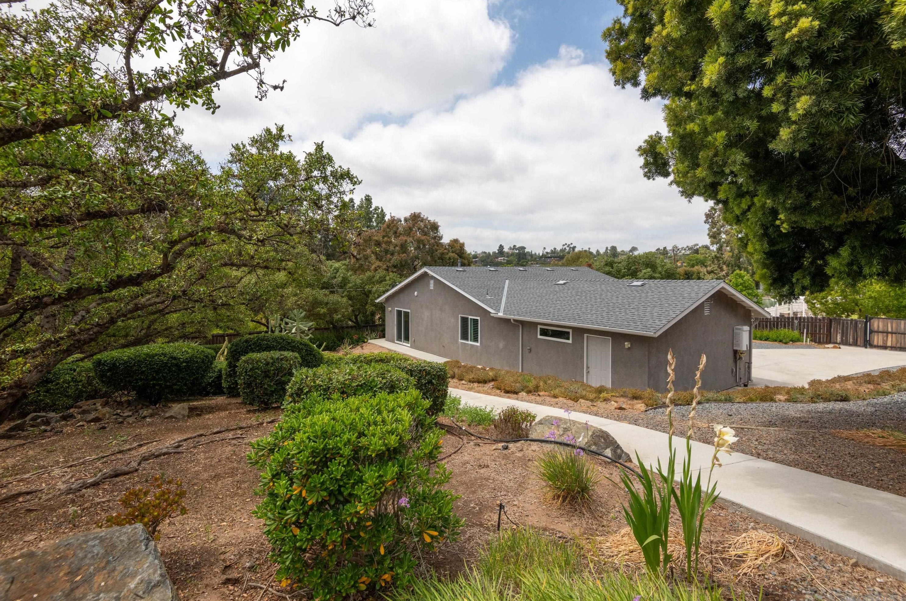 4650 La Rueda Dr, La Mesa CA 91941-5749 exterior