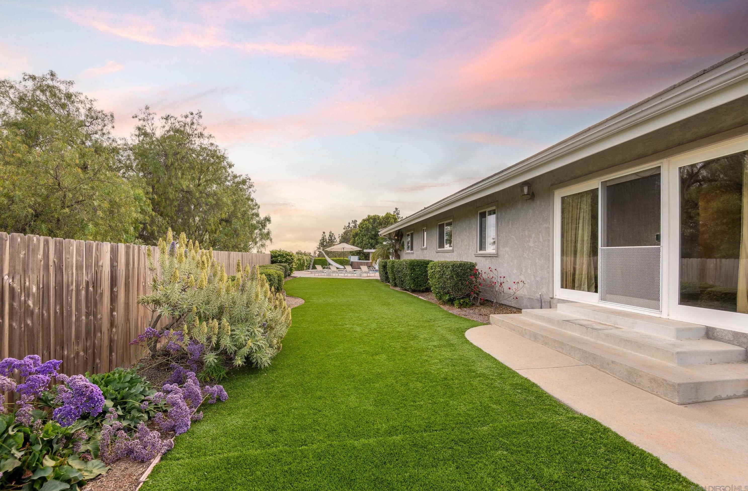 4650 La Rueda Dr, La Mesa CA 91941-5749 exterior