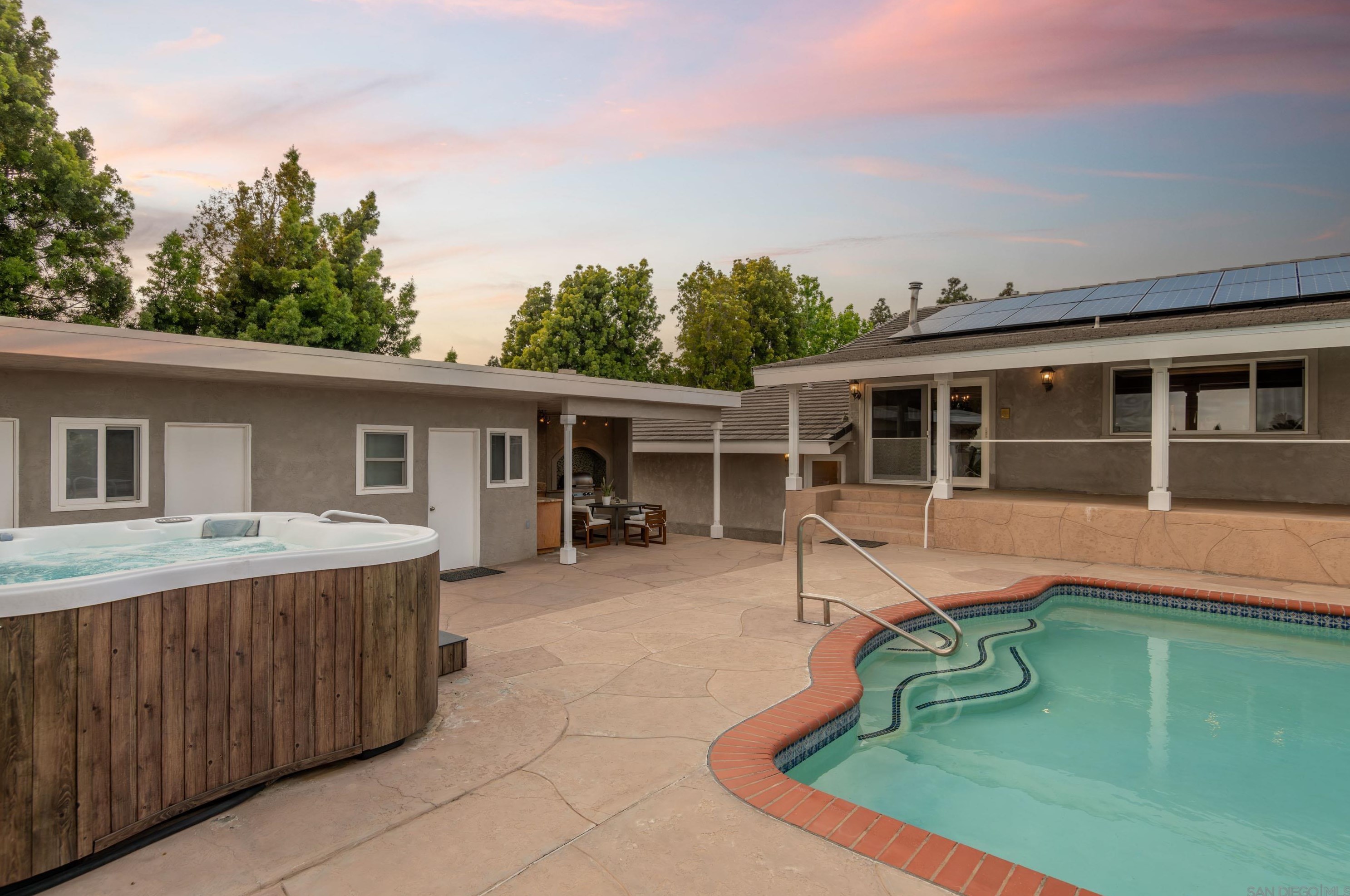 4650 La Rueda Dr, La Mesa CA 91941-5749 exterior