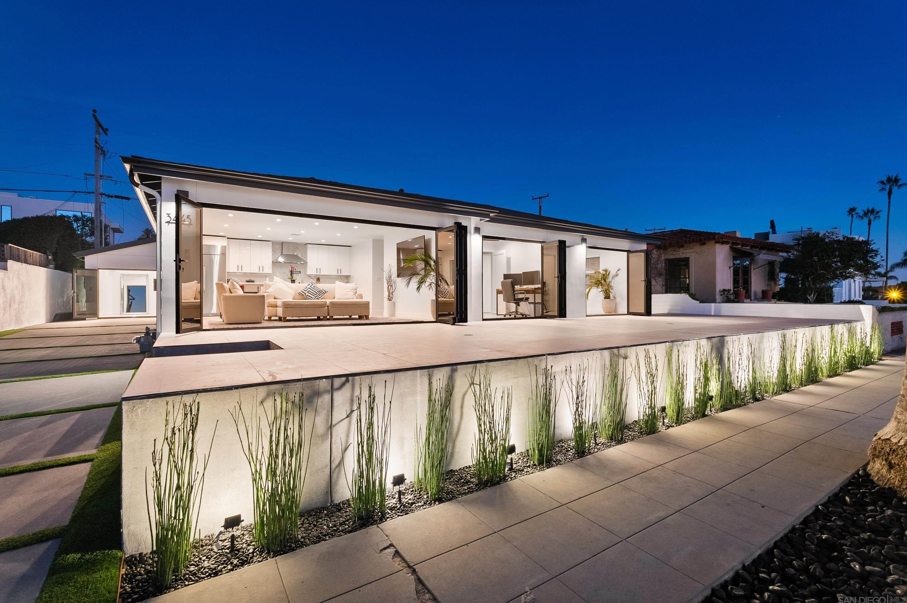 3445 Riviera Dr, San Diego CA 92109-5337 exterior