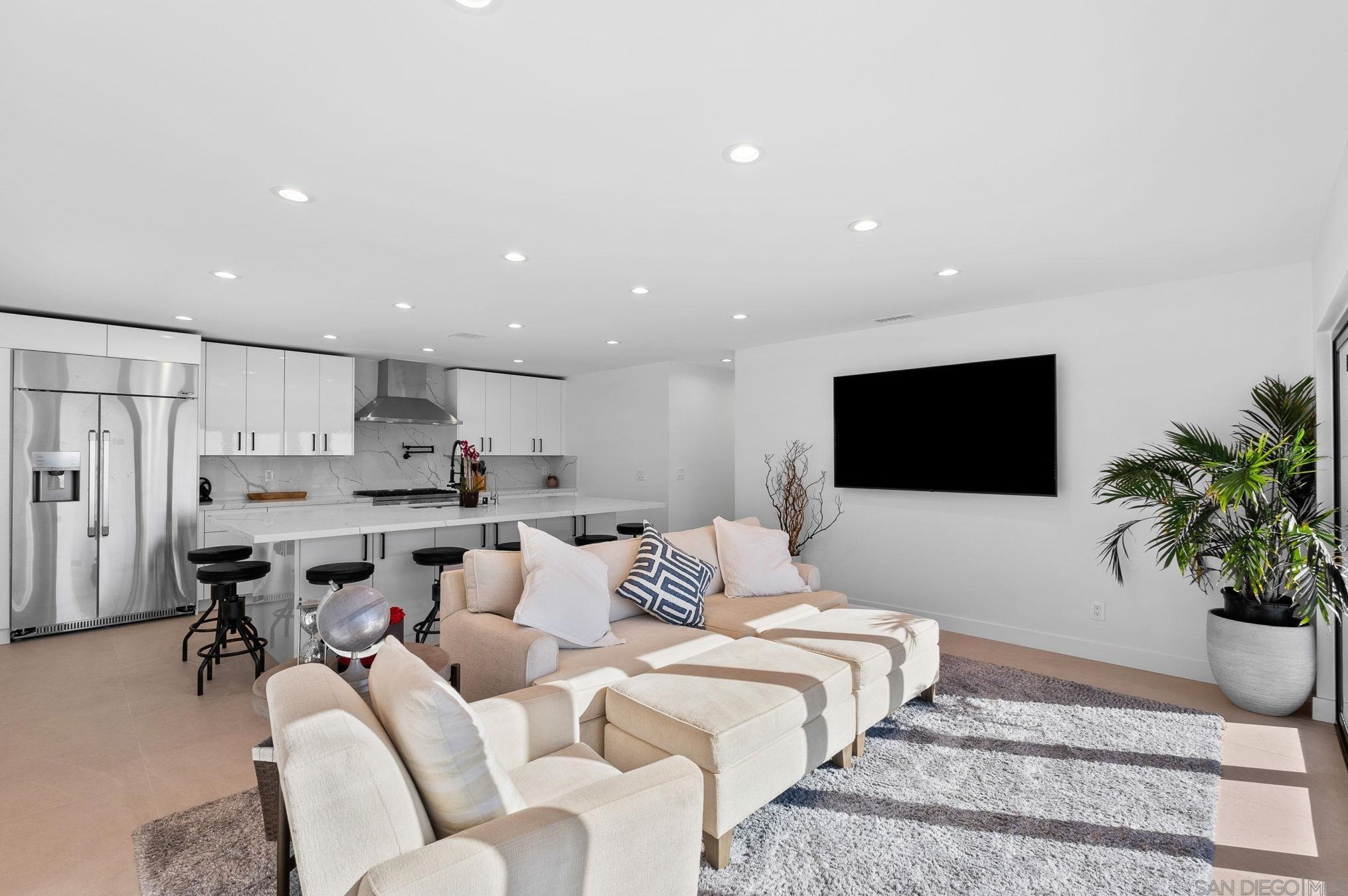 3445 Riviera Dr, San Diego CA 92109-5337 exterior