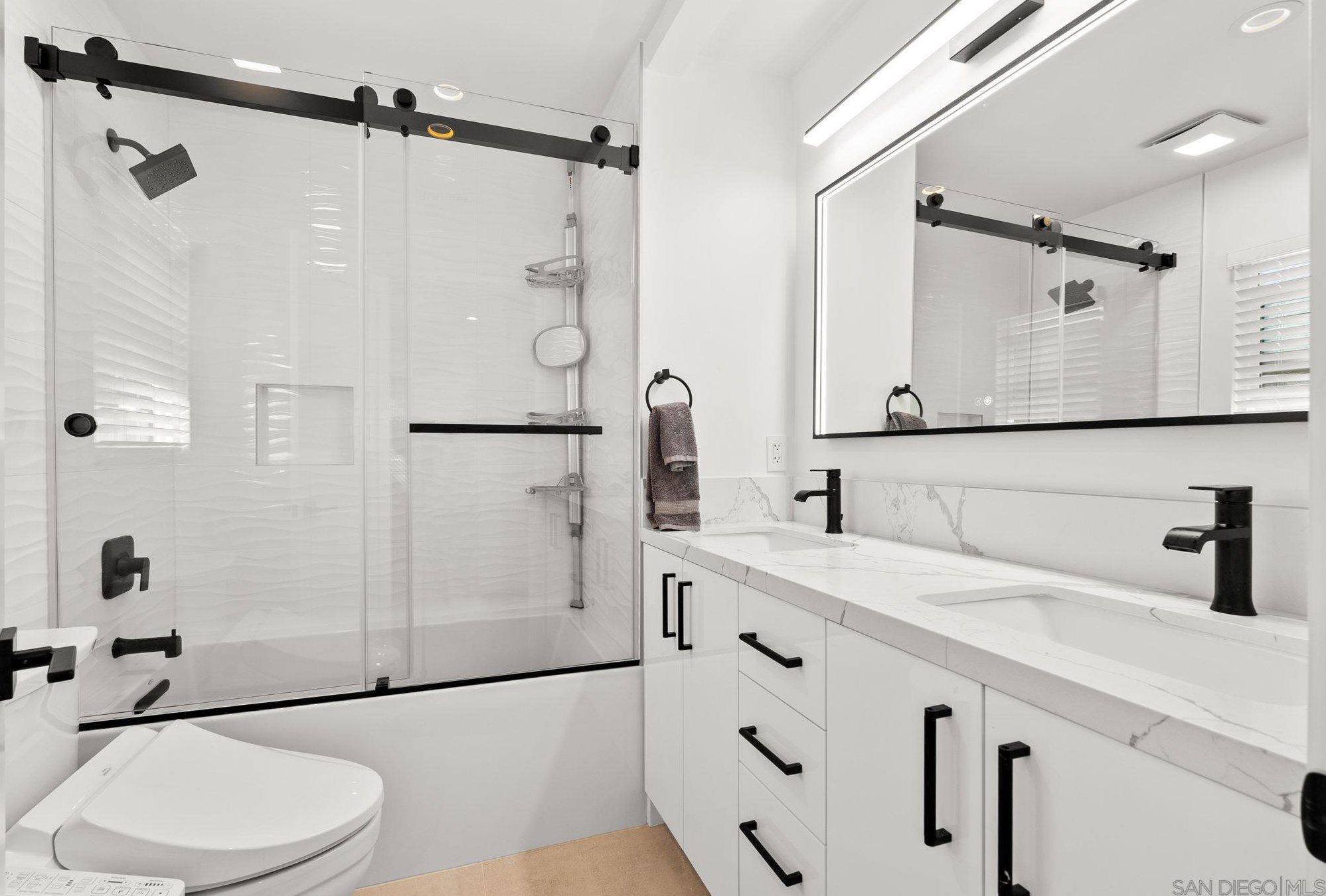 3445 Riviera Dr, San Diego CA 92109-5337 exterior