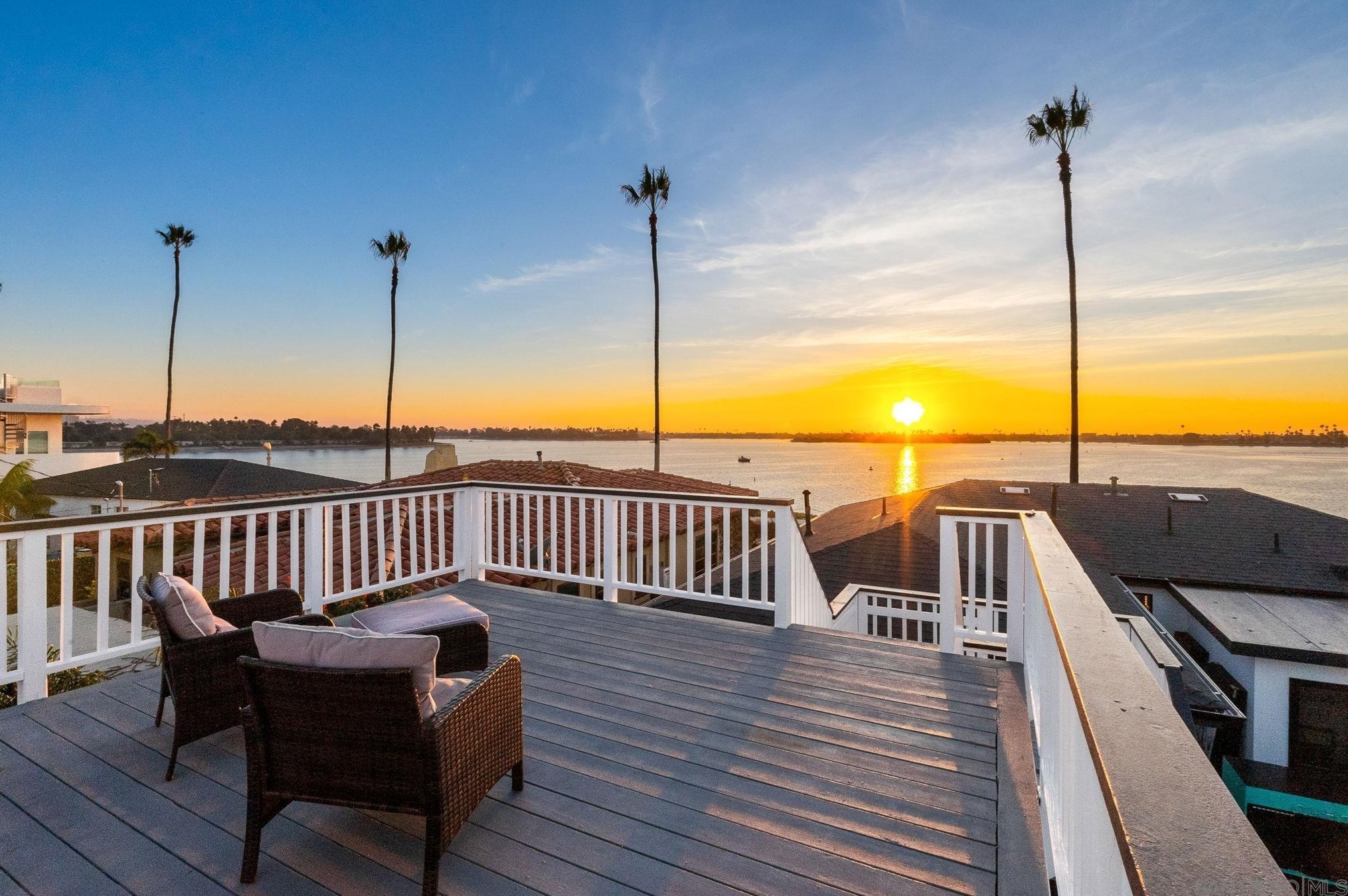 3445 Riviera Dr, San Diego CA 92109-5337 exterior