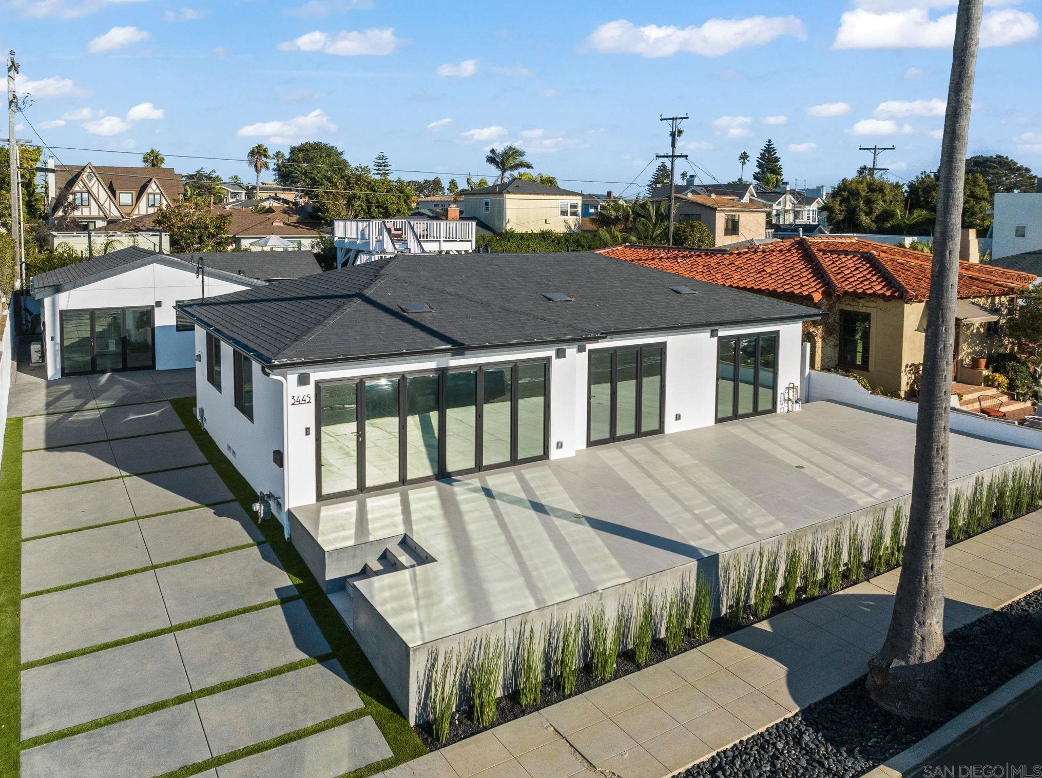 3445 Riviera Dr, San Diego CA 92109-5337 exterior