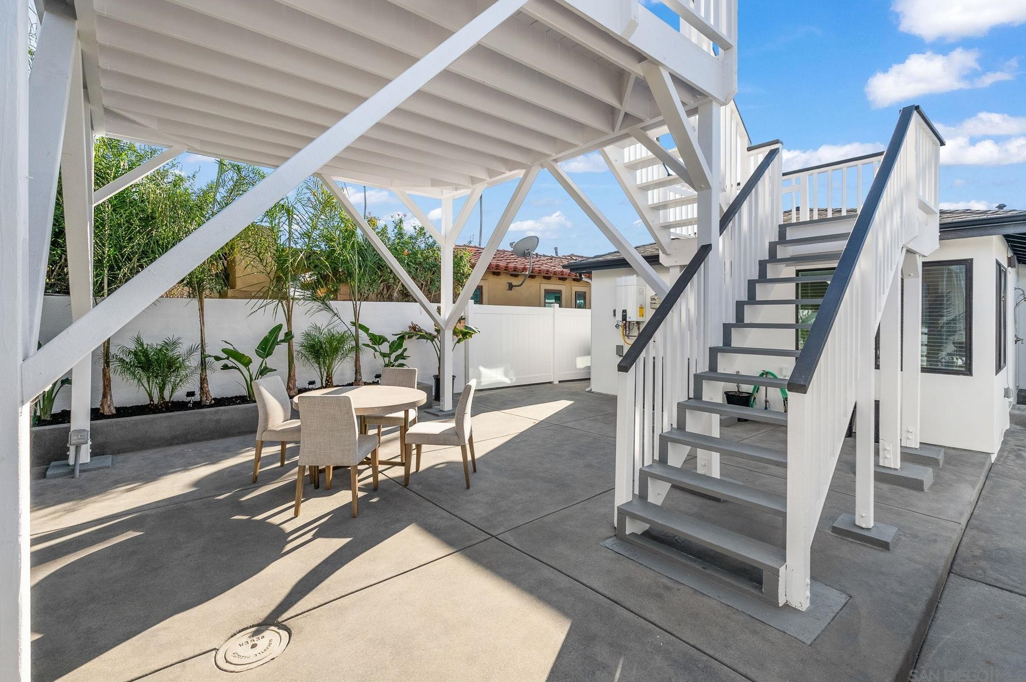 3445 Riviera Dr, San Diego CA 92109-5337 exterior