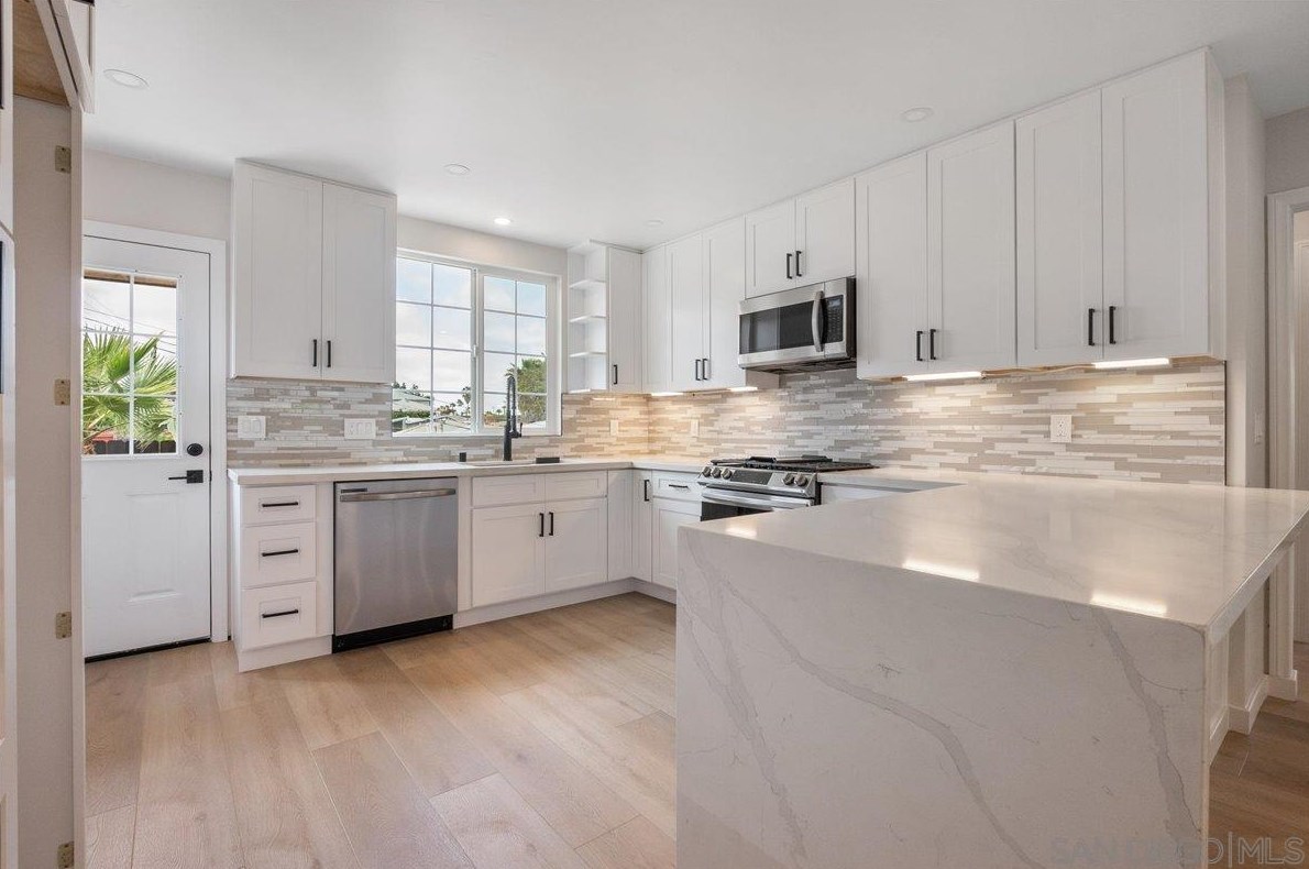 6665 Amherst St, San Diego CA 92115-2906 exterior