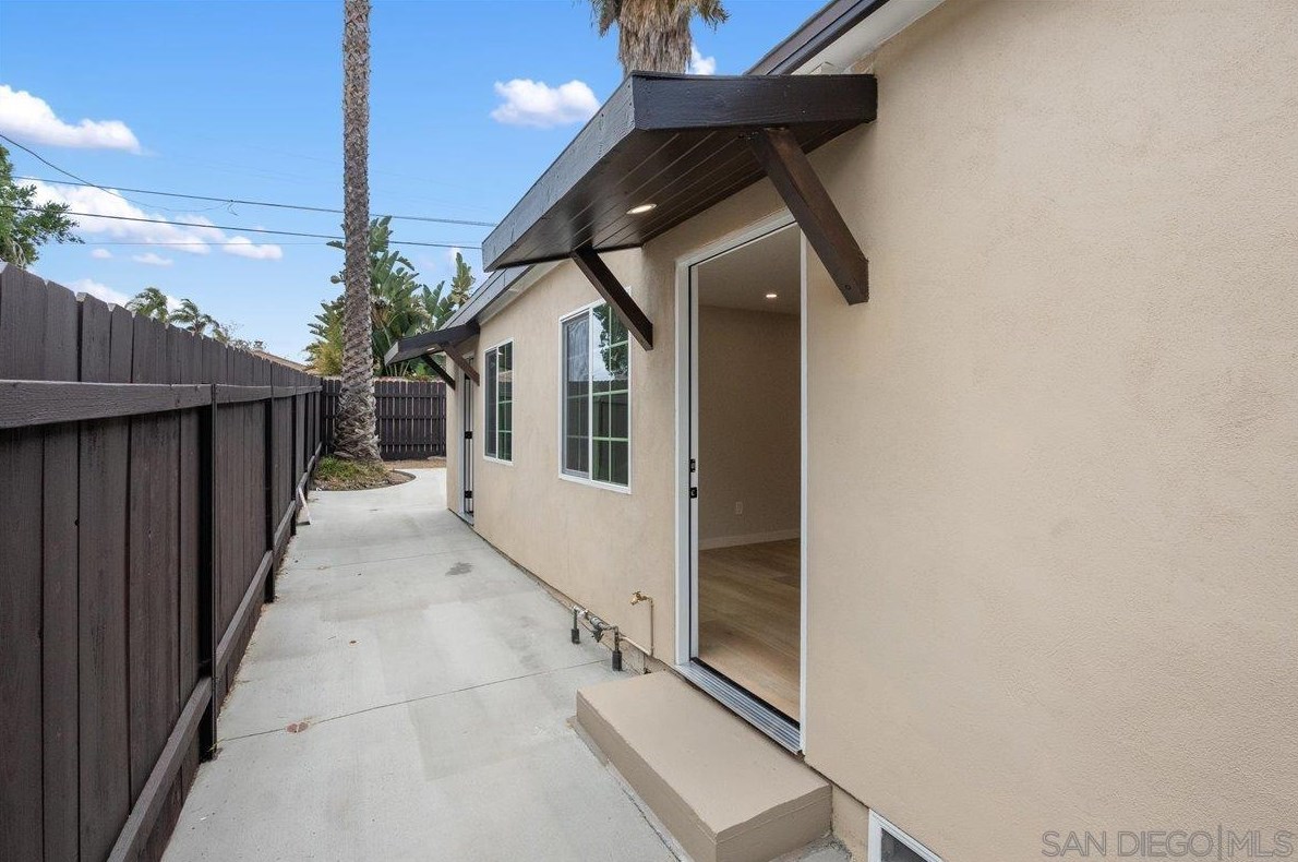 6665 Amherst St, San Diego CA 92115-2906 exterior