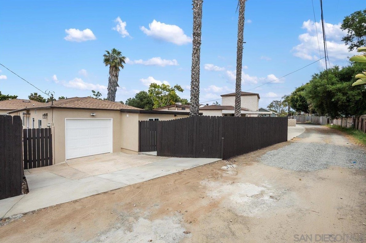 6665 Amherst St, San Diego CA 92115-2906 exterior