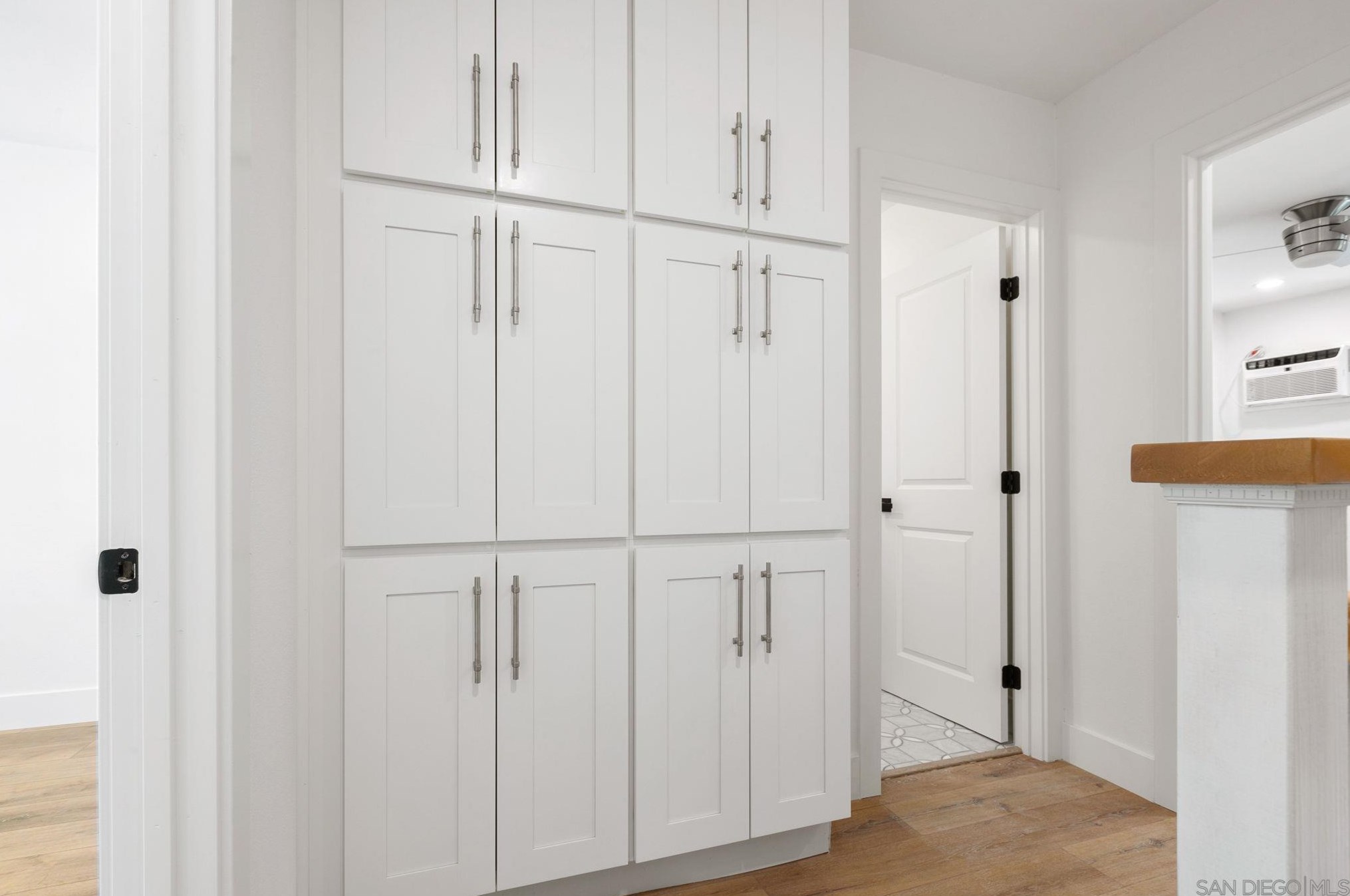 6661 Bell Bluff Ave, San Diego CA  92119-1158 exterior