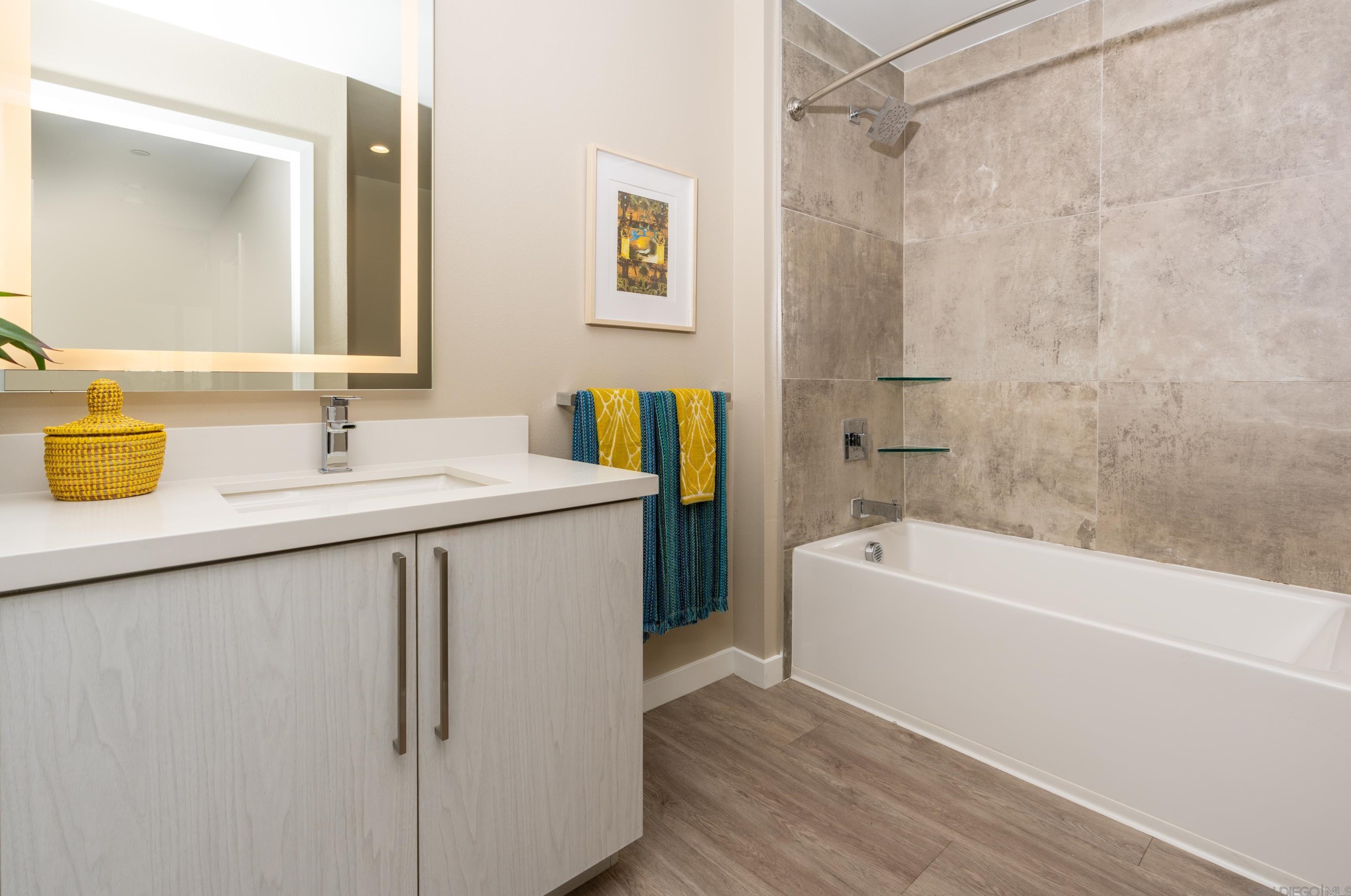 355 Cleveland St, Oceanside CA 92054-2529 exterior