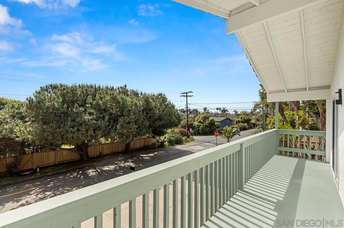 1283 Eolus Ave, Encinitas CA 92024-2186 exterior