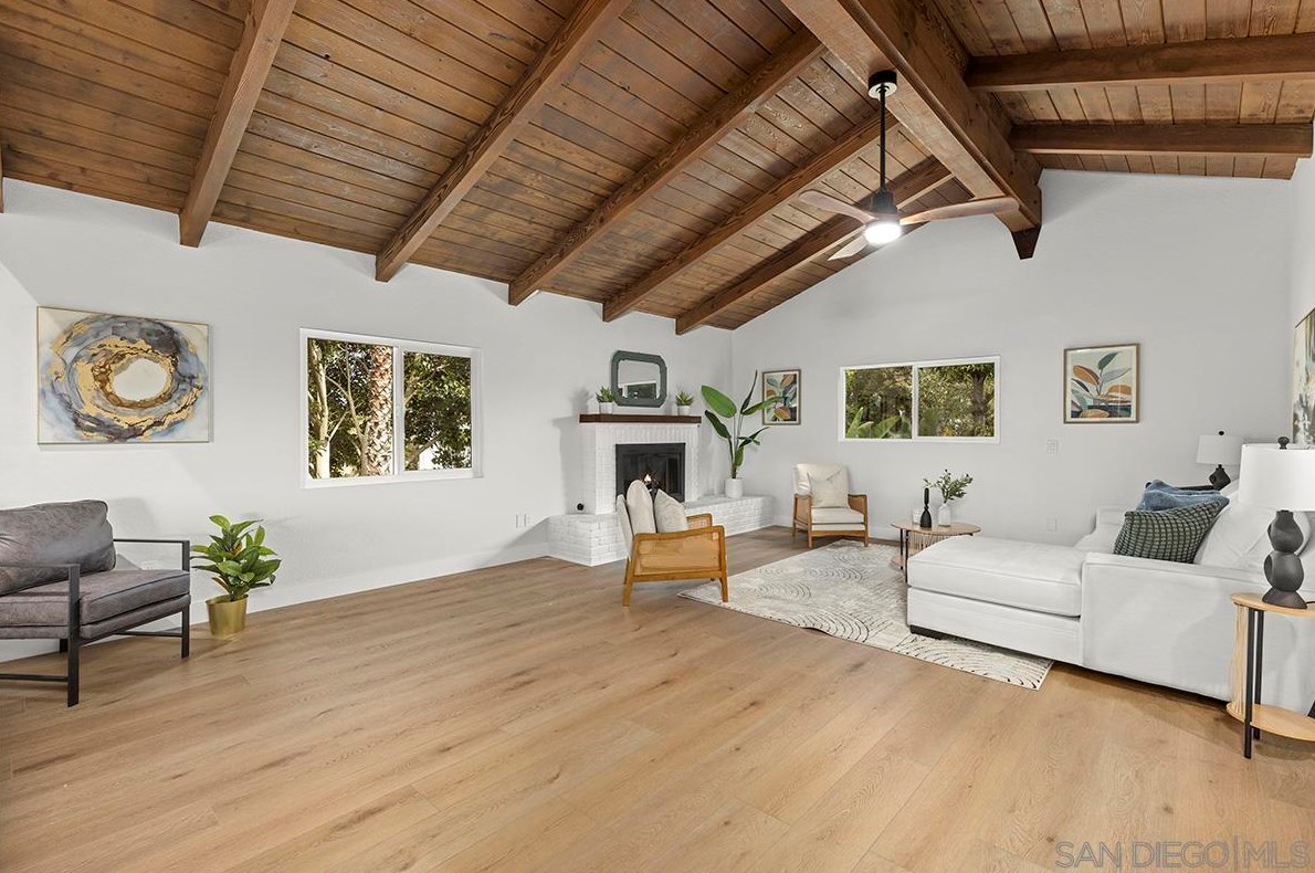 1283 Eolus Ave, Encinitas CA 92024-2186 exterior