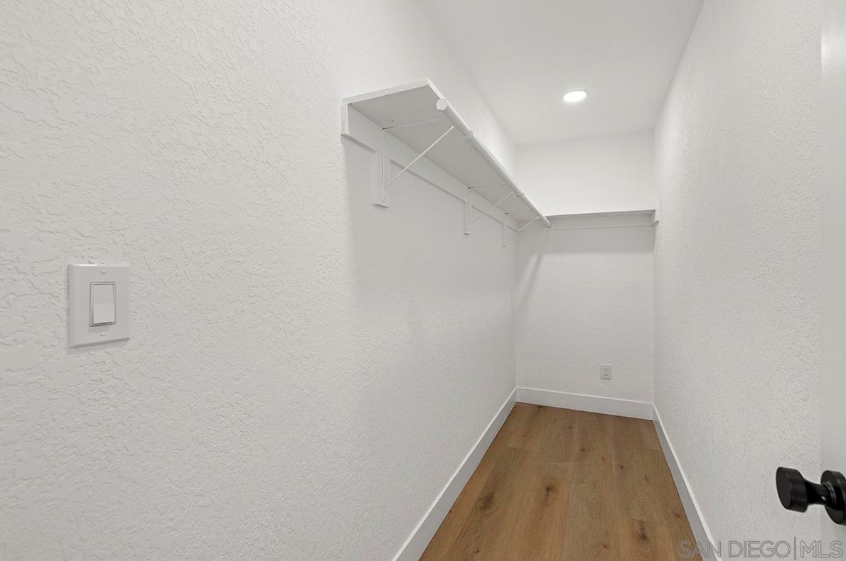 1283 Eolus Ave, Encinitas CA 92024-2186 exterior