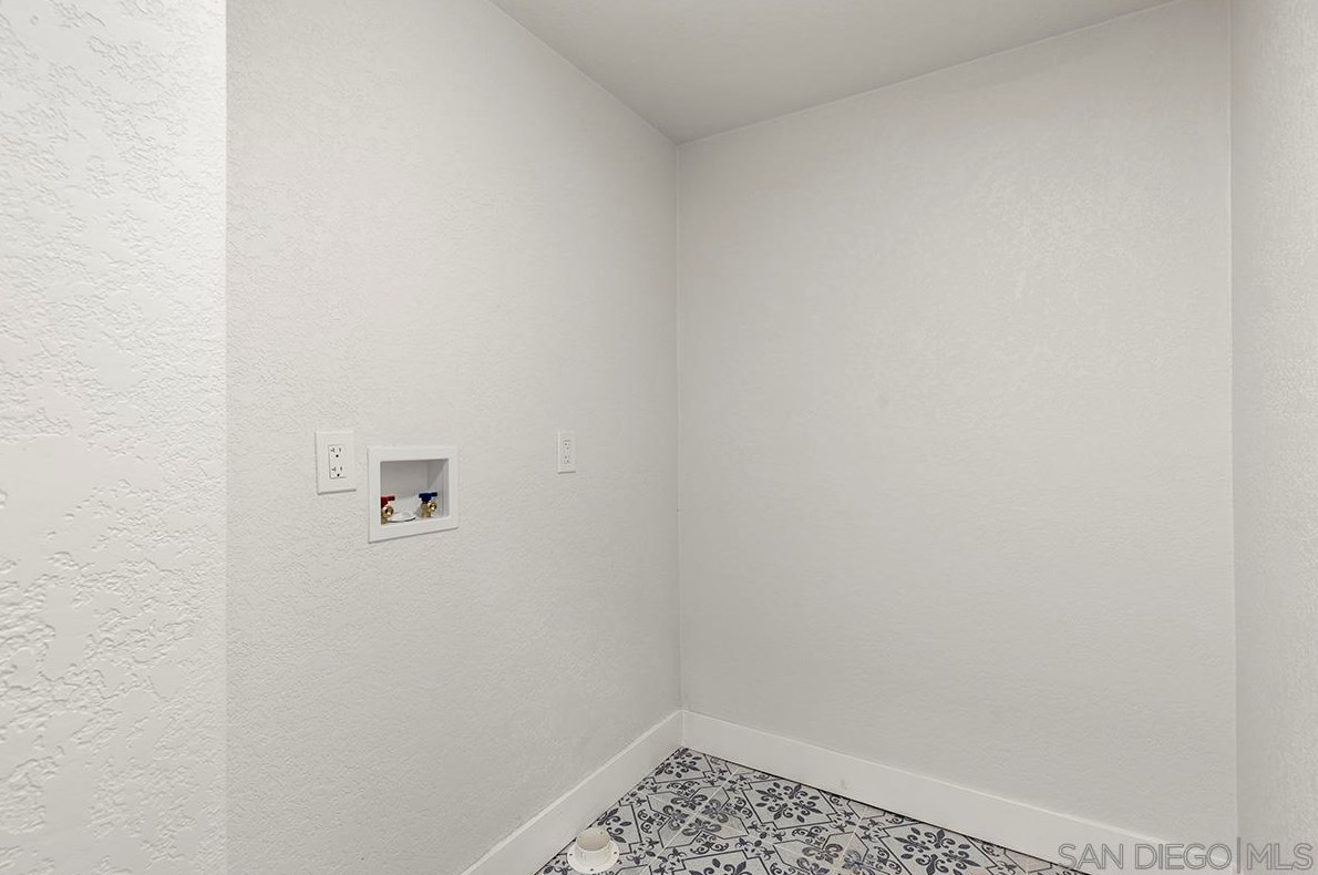 1283 Eolus Ave, Encinitas CA 92024-2186 exterior