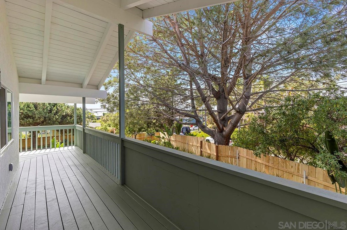 1283 Eolus Ave, Encinitas CA 92024-2186 exterior