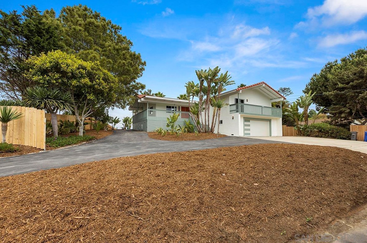 1283 Eolus Ave, Encinitas CA 92024-2186 exterior