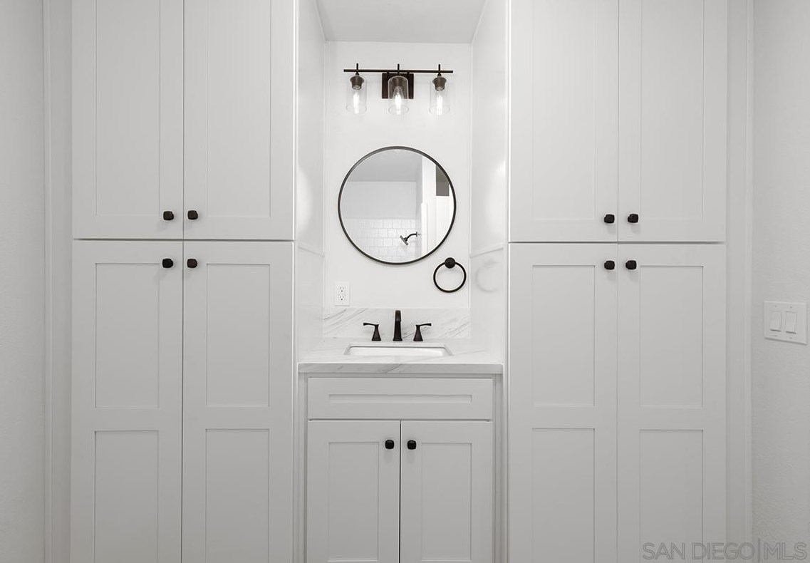 1283 Eolus Ave, Encinitas CA 92024-2186 exterior