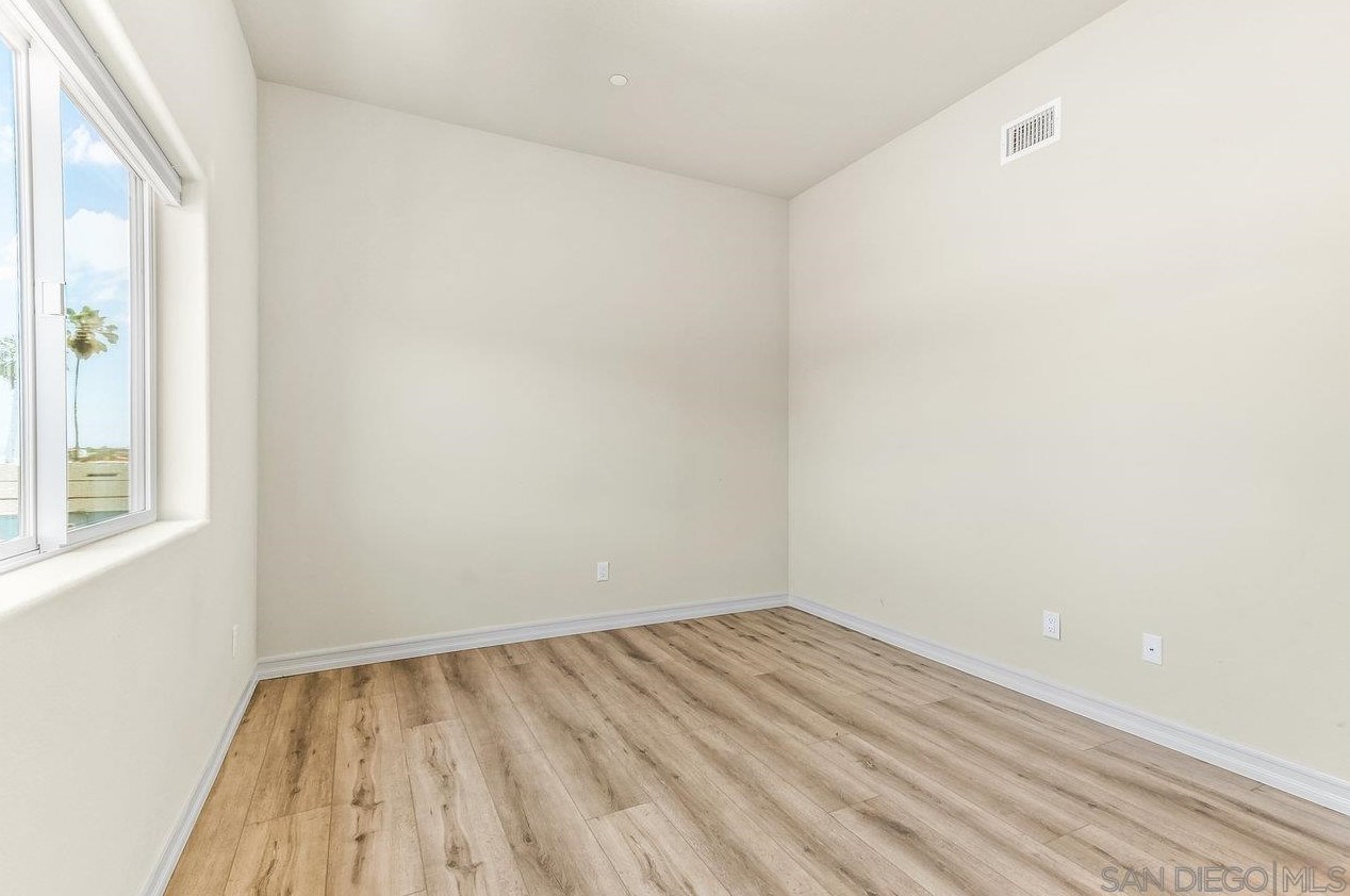 3735 31 St, San Diego CA 92113-2526 exterior