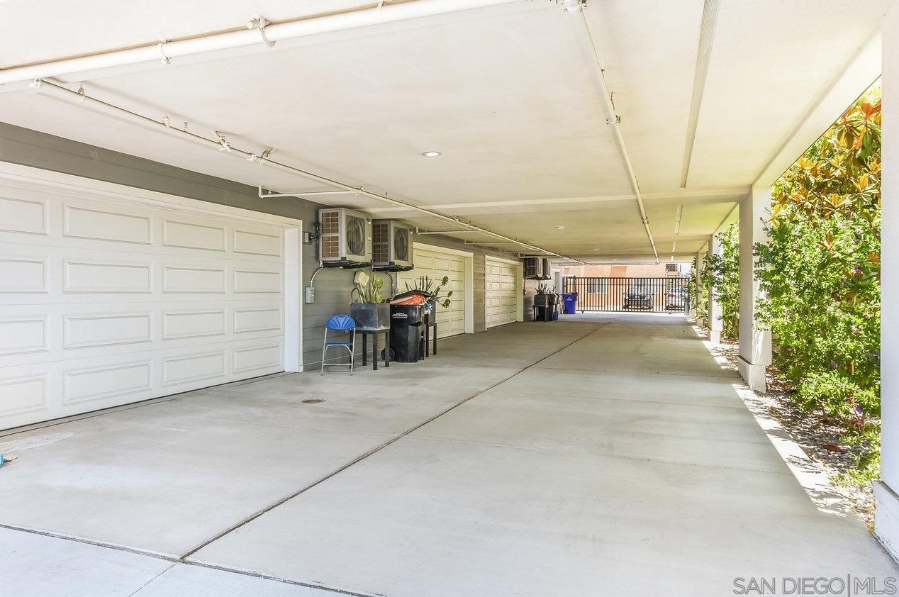 3735 31 St, San Diego CA 92113-2526 exterior